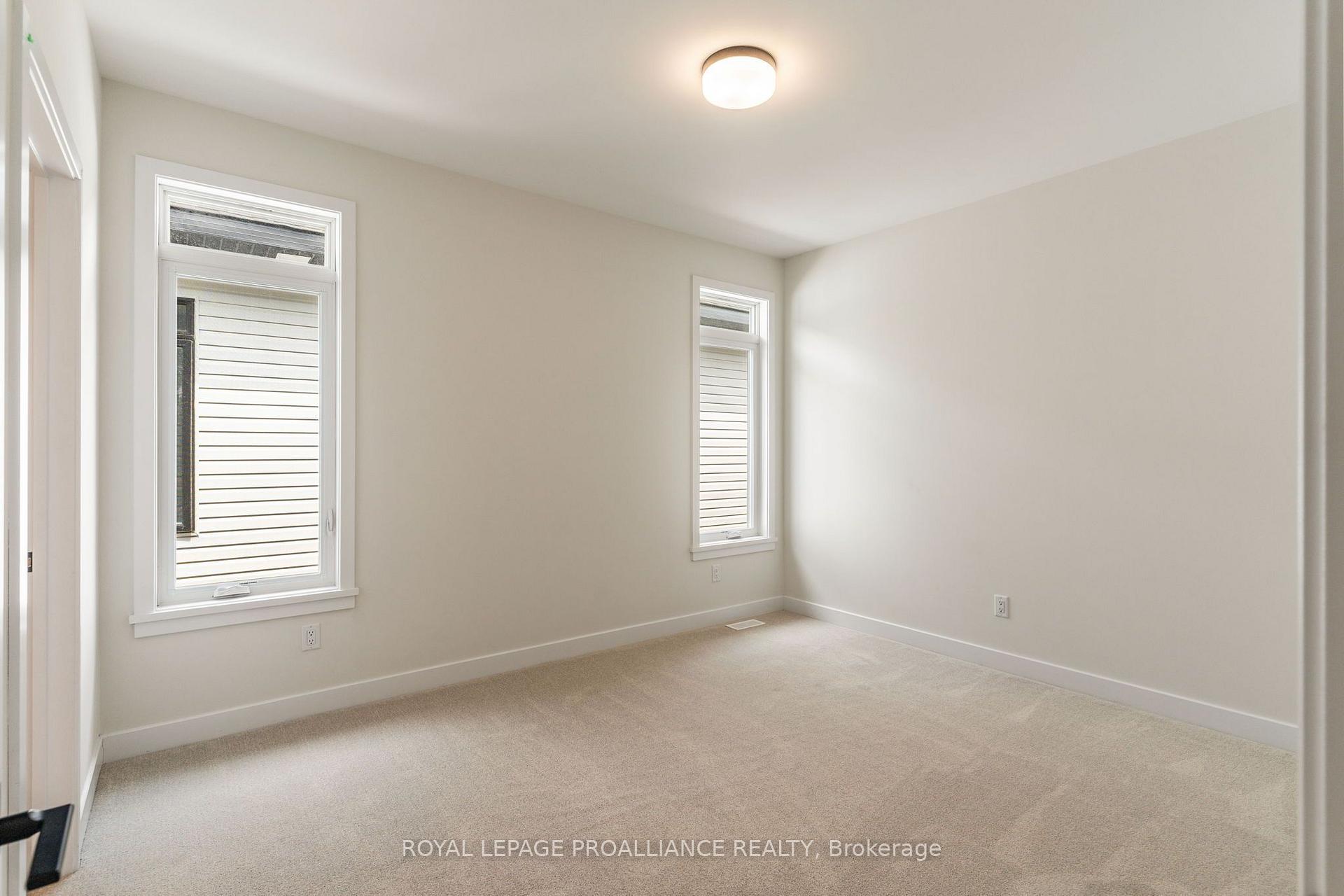 Photo 11 of 1043 Moore Street, Brockville, Brockville — HOMEH