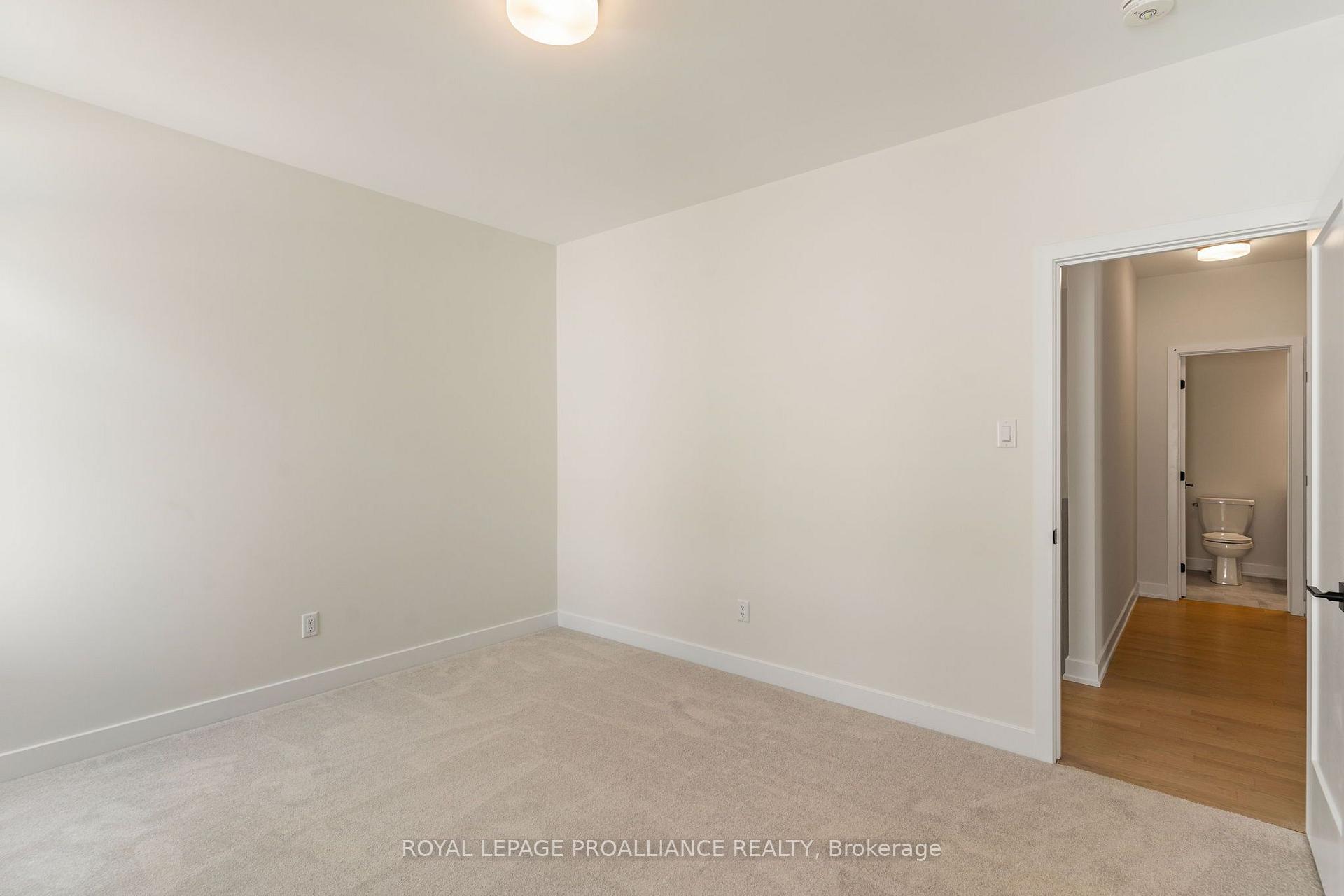 Photo 14 of 1043 Moore Street, Brockville, Brockville — HOMEH