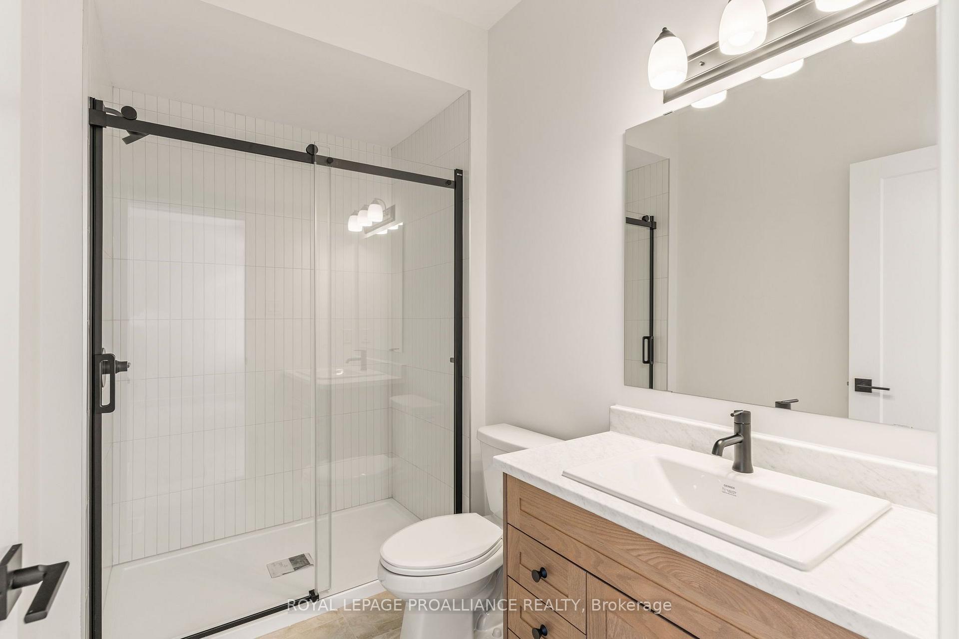 Photo 15 of 1043 Moore Street, Brockville, Brockville — HOMEH