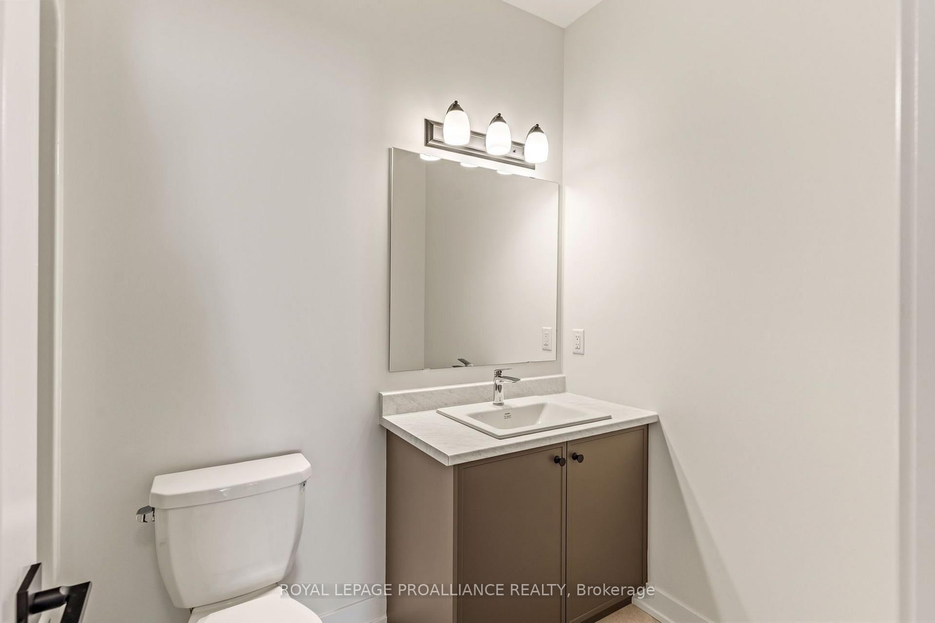 Photo 18 of 1043 Moore Street, Brockville, Brockville — HOMEH