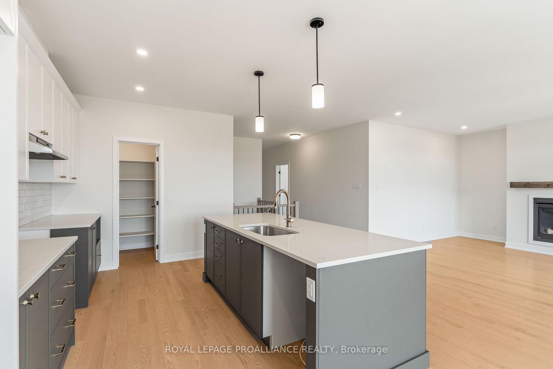 Photo 27 of 1043 Moore Street, Brockville, Brockville — HOMEH