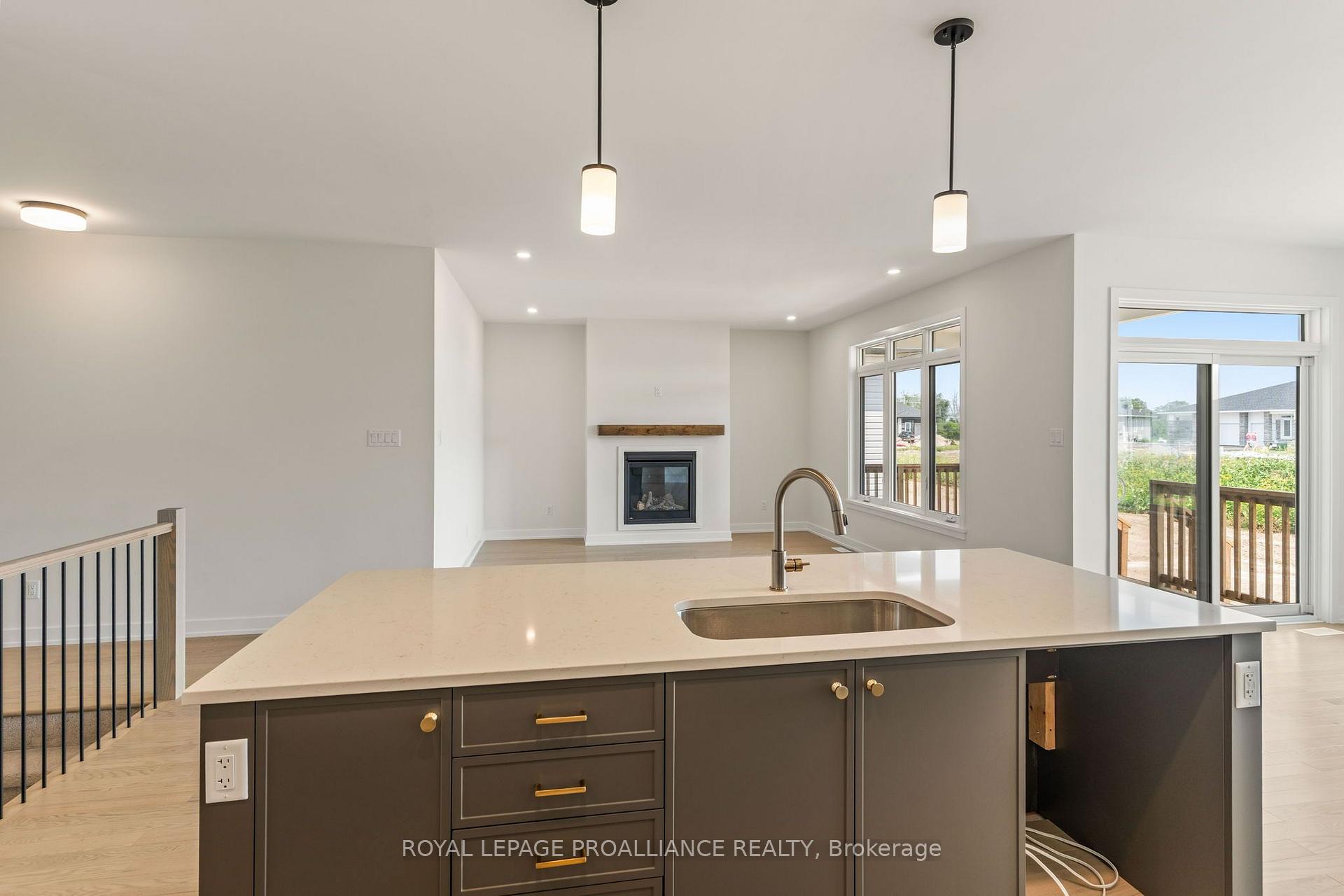 Photo 29 of 1043 Moore Street, Brockville, Brockville — HOMEH