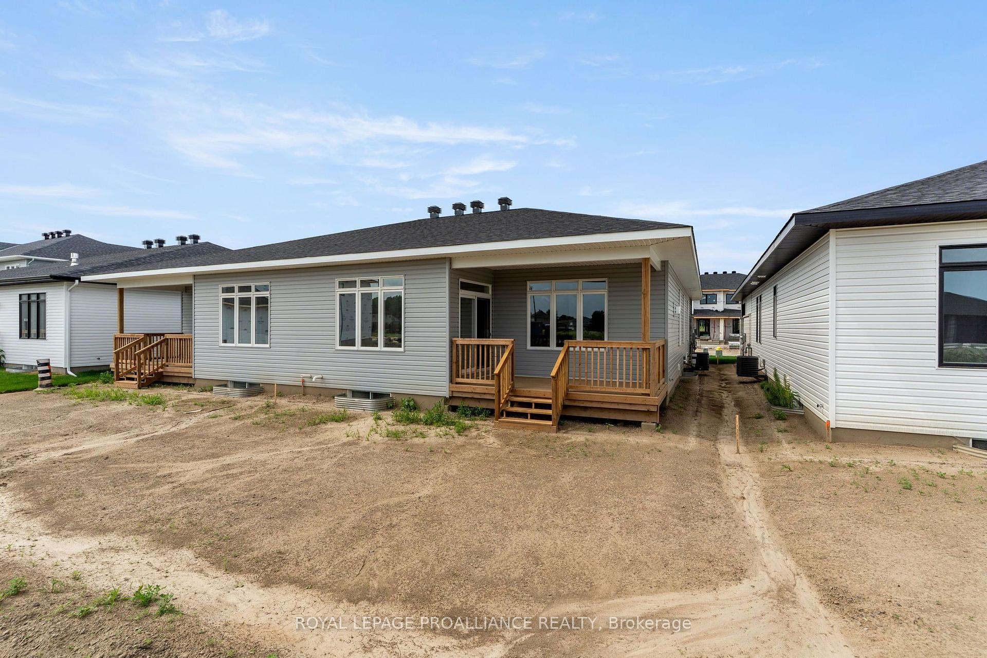 Photo 41 of 1043 Moore Street, Brockville, Brockville — HOMEH