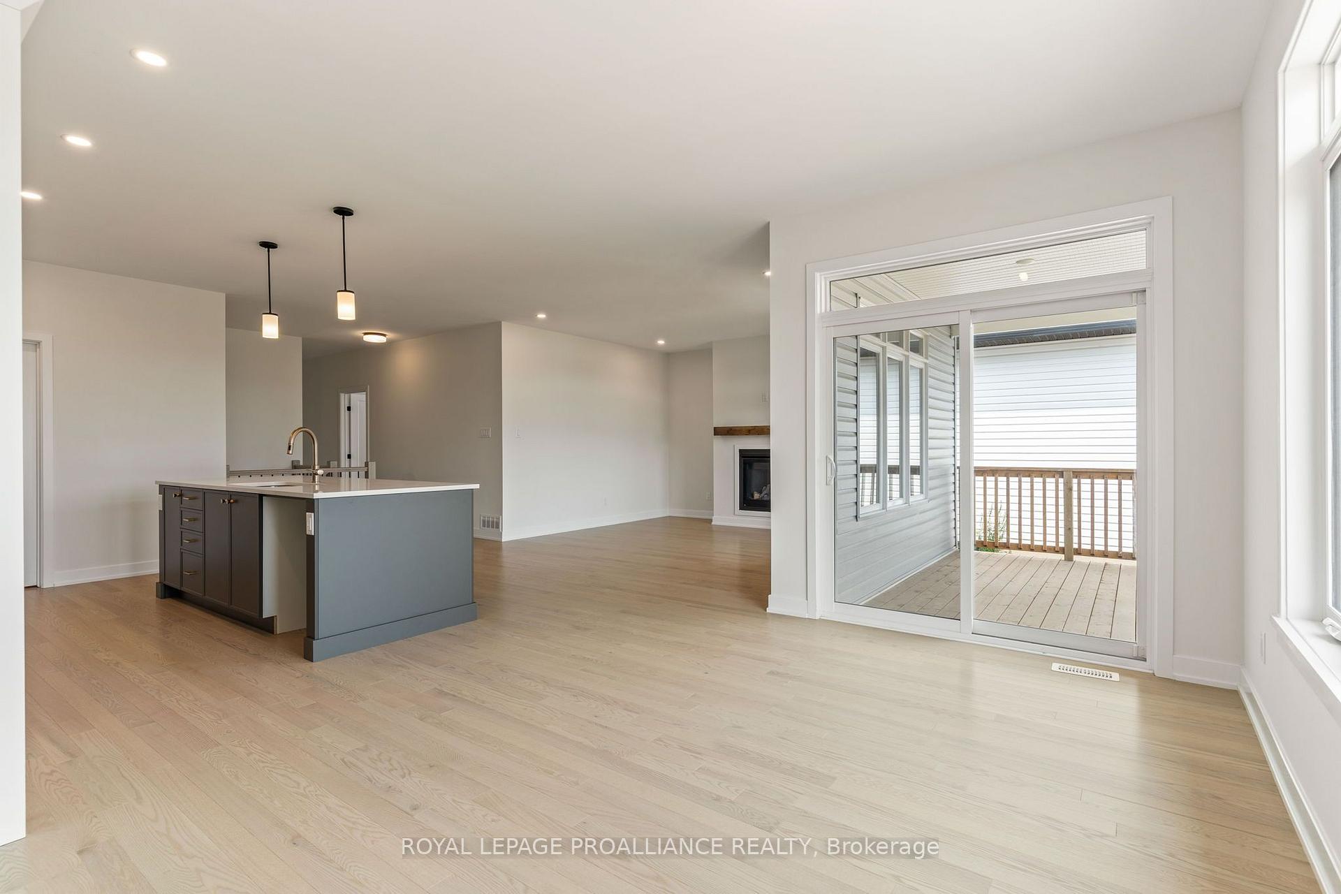 Photo 43 of 1043 Moore Street, Brockville, Brockville — HOMEH