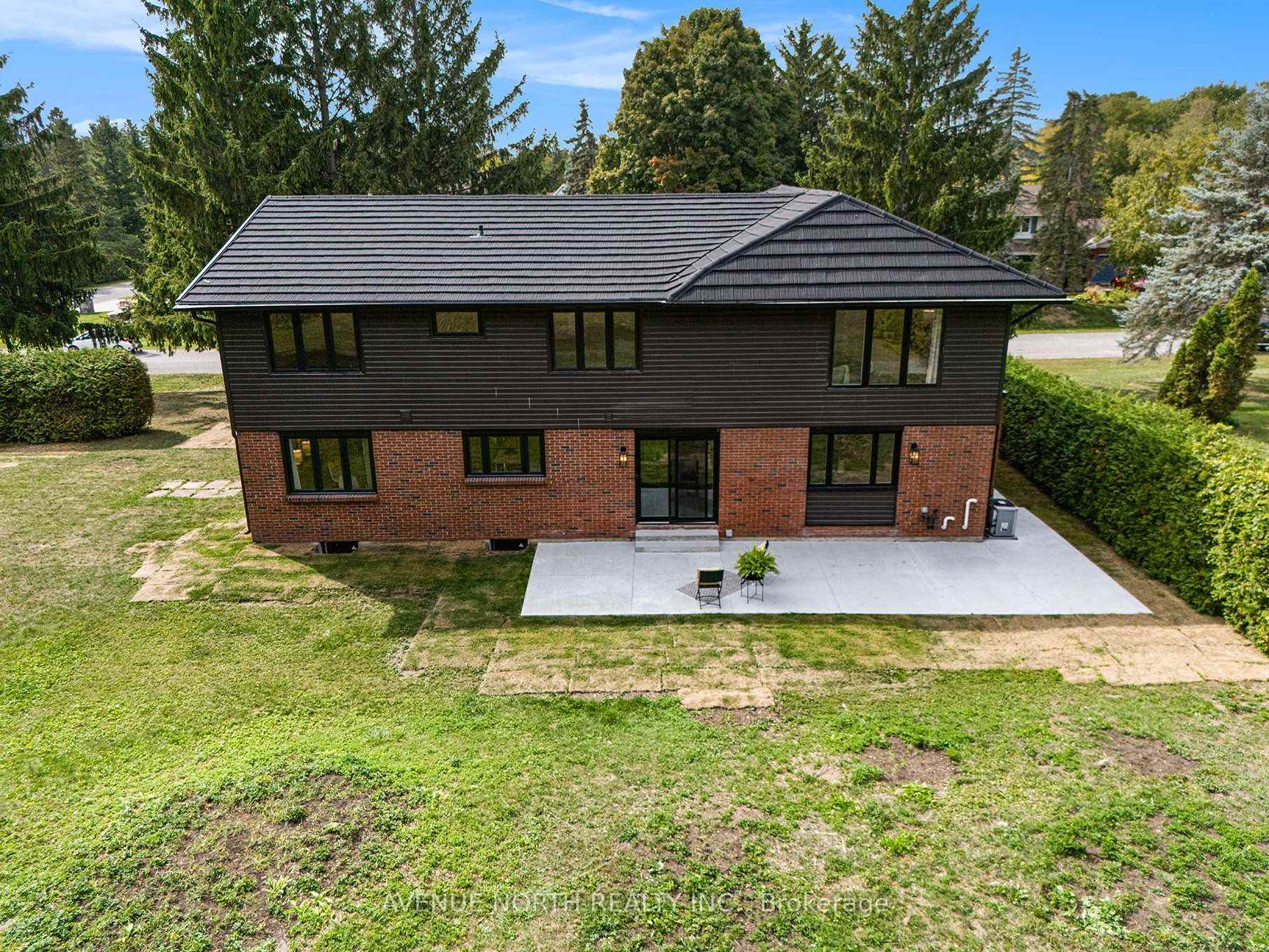 Photo 8 of 19 newland Drive E, Ottawa, Barrhaven - Hearts Desire — HOMEH