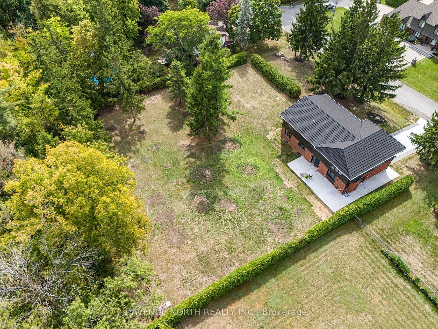 Photo 10 of 19 newland Drive E, Ottawa, Barrhaven - Hearts Desire — HOMEH