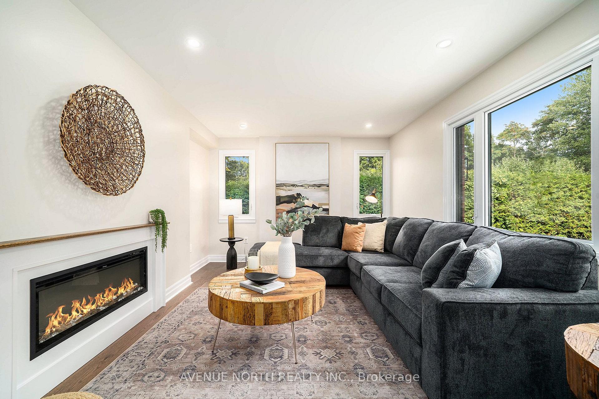 Photo 17 of 19 newland Drive E, Ottawa, Barrhaven - Hearts Desire — HOMEH