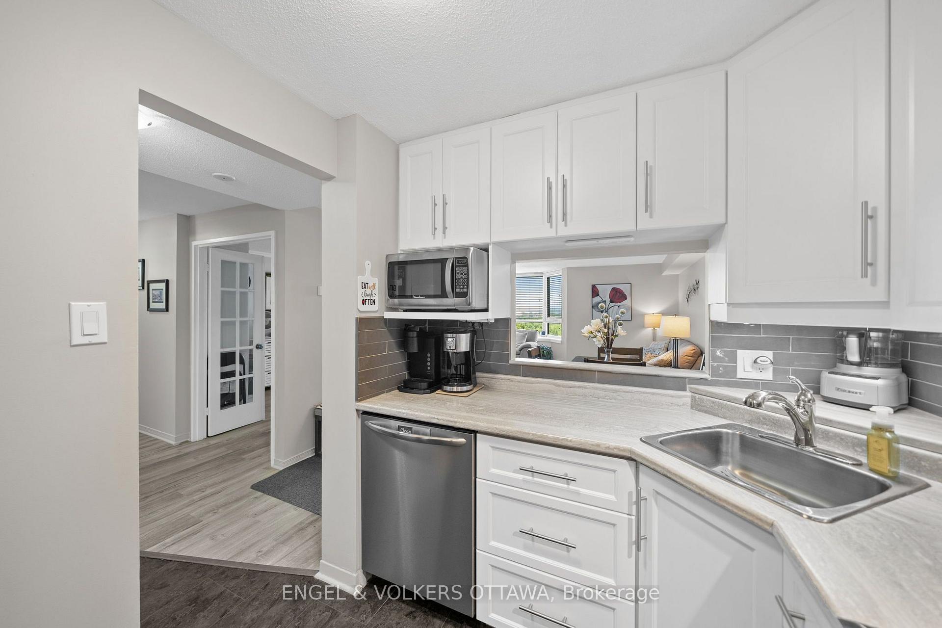 Photo 4 of Unit 1213, 80 Sandcastle Drive, Ottawa, Leslie Park — HOMEH