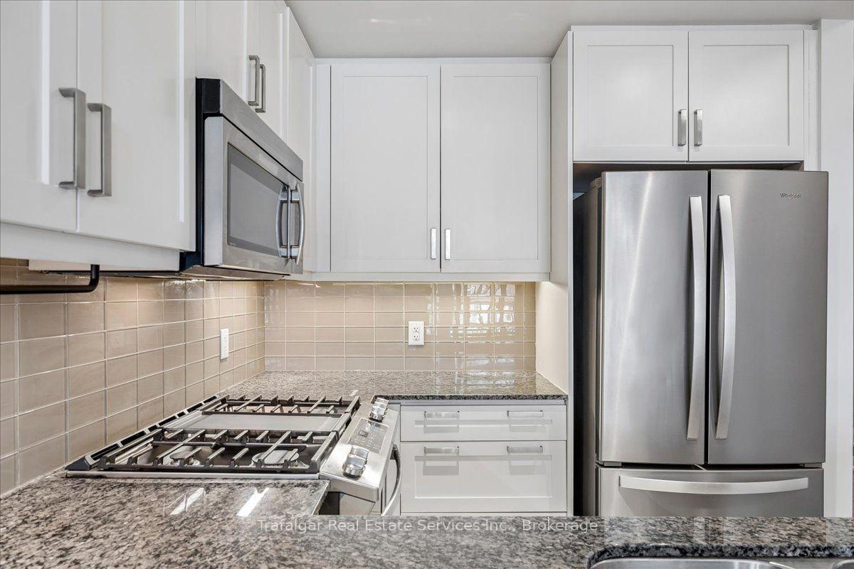 Photo 13 of Unit 327, 11 Bronte Road, Oakville, Bronte — HOMEH