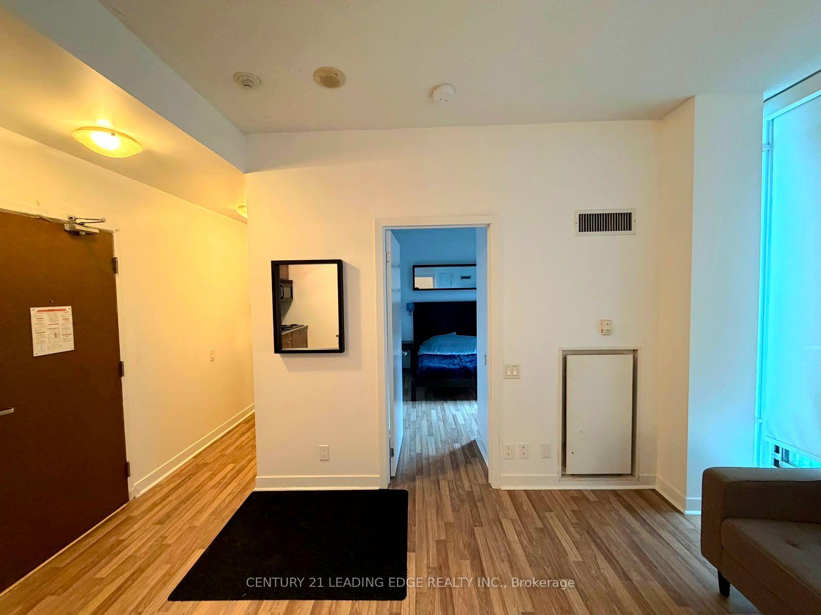 Photo 5 of Unit 2202, 8 Colborne Street, Toronto, Church-Yonge Corridor — HOMEH