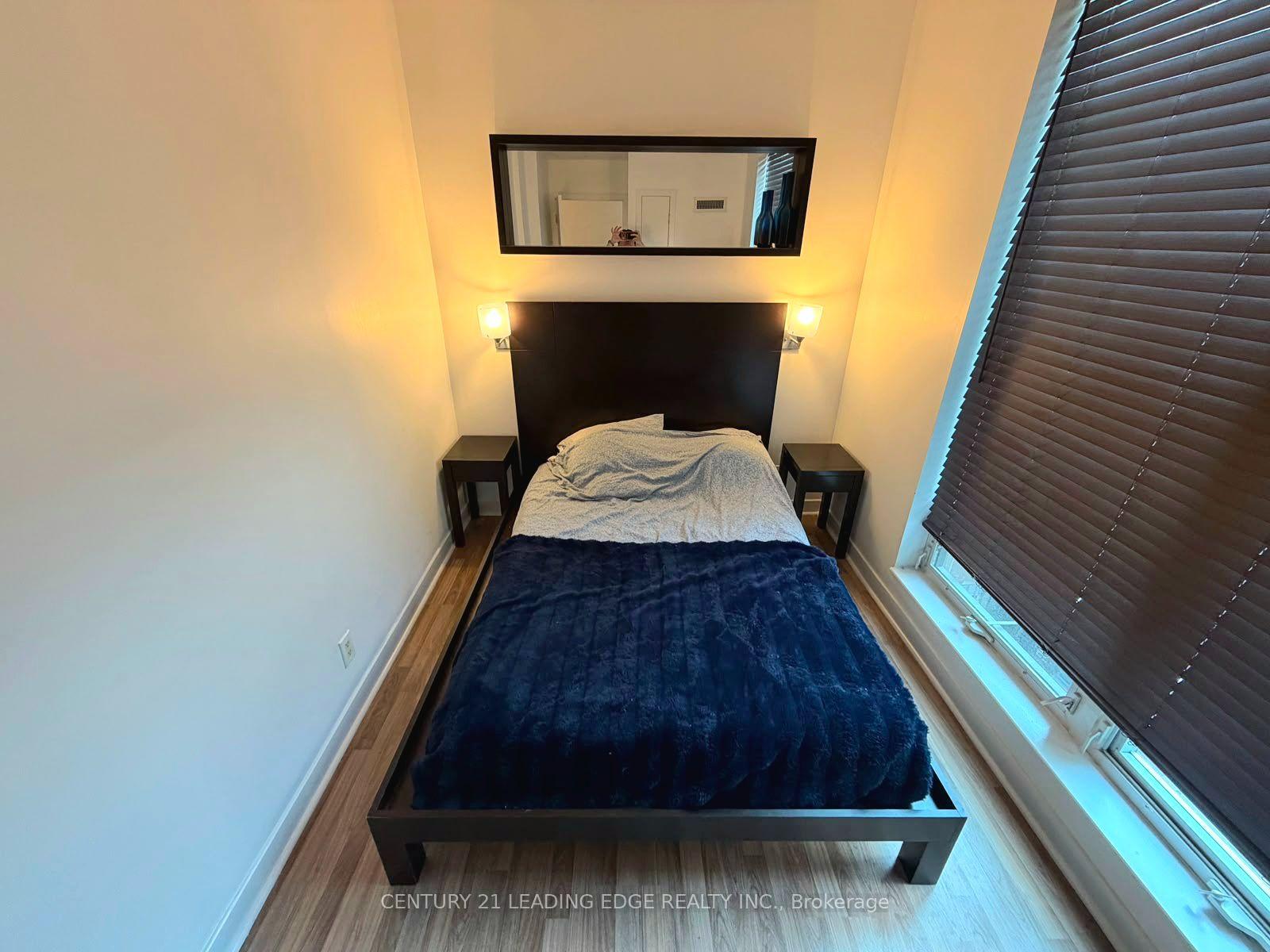 Photo 6 of Unit 2202, 8 Colborne Street, Toronto, Church-Yonge Corridor — HOMEH