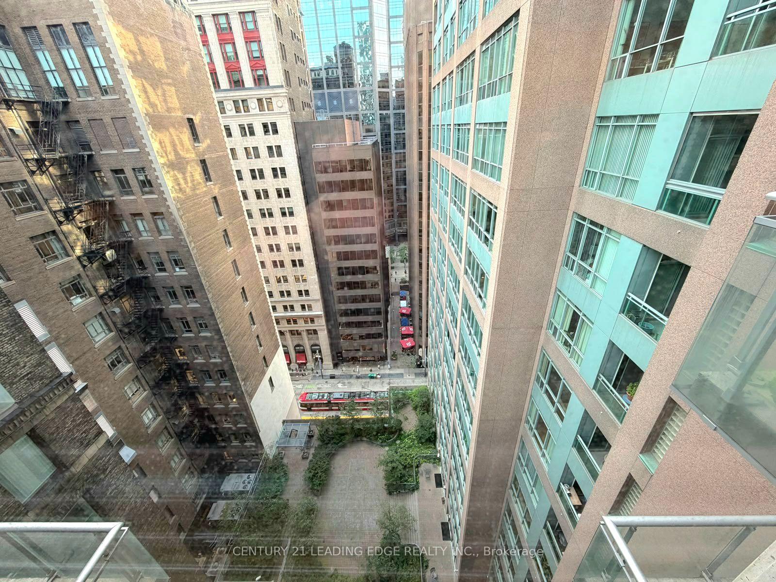 Photo 10 of Unit 2202, 8 Colborne Street, Toronto, Church-Yonge Corridor — HOMEH