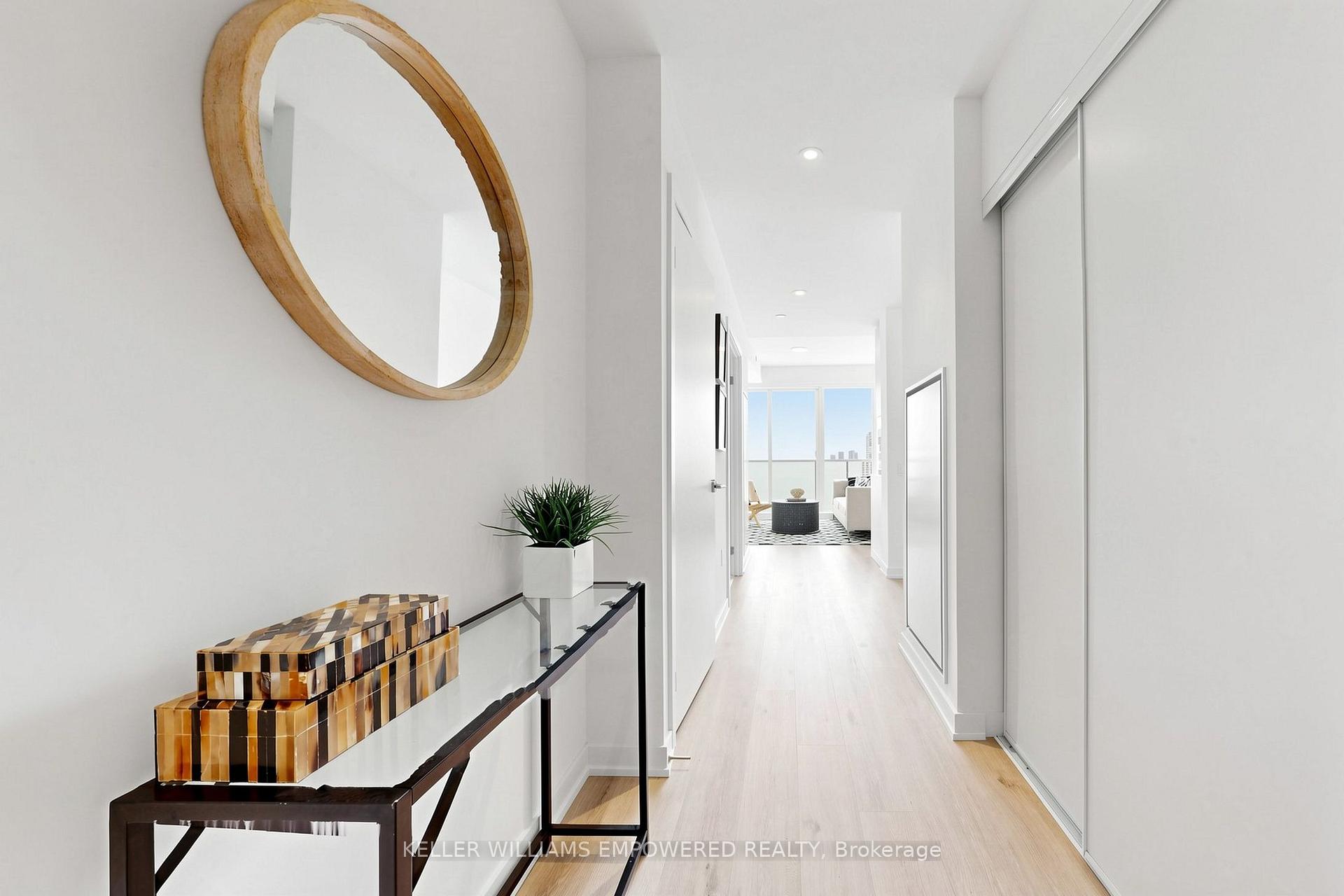 Photo 4 of Unit 803, 4365 Bloor Street W, Etobicoke, Markland Wood — HOMEH