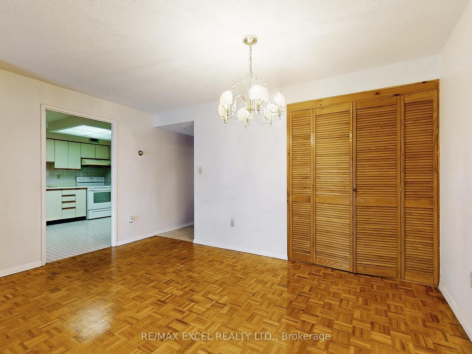 Photo 4 of Unit 406, 188 Spadina Avenue, Toronto, Kensington-Chinatown — HOMEH