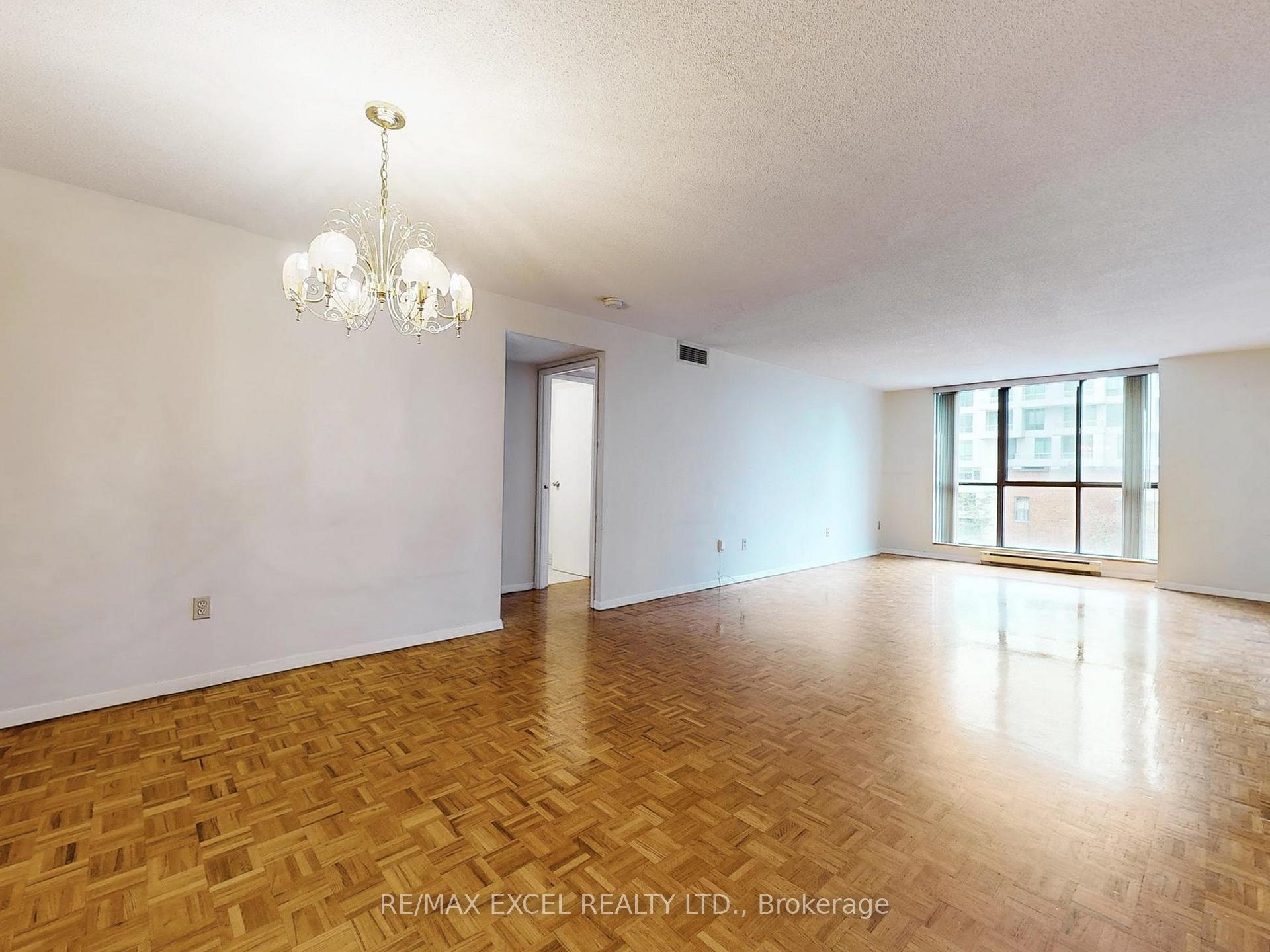 Photo 5 of Unit 406, 188 Spadina Avenue, Toronto, Kensington-Chinatown — HOMEH