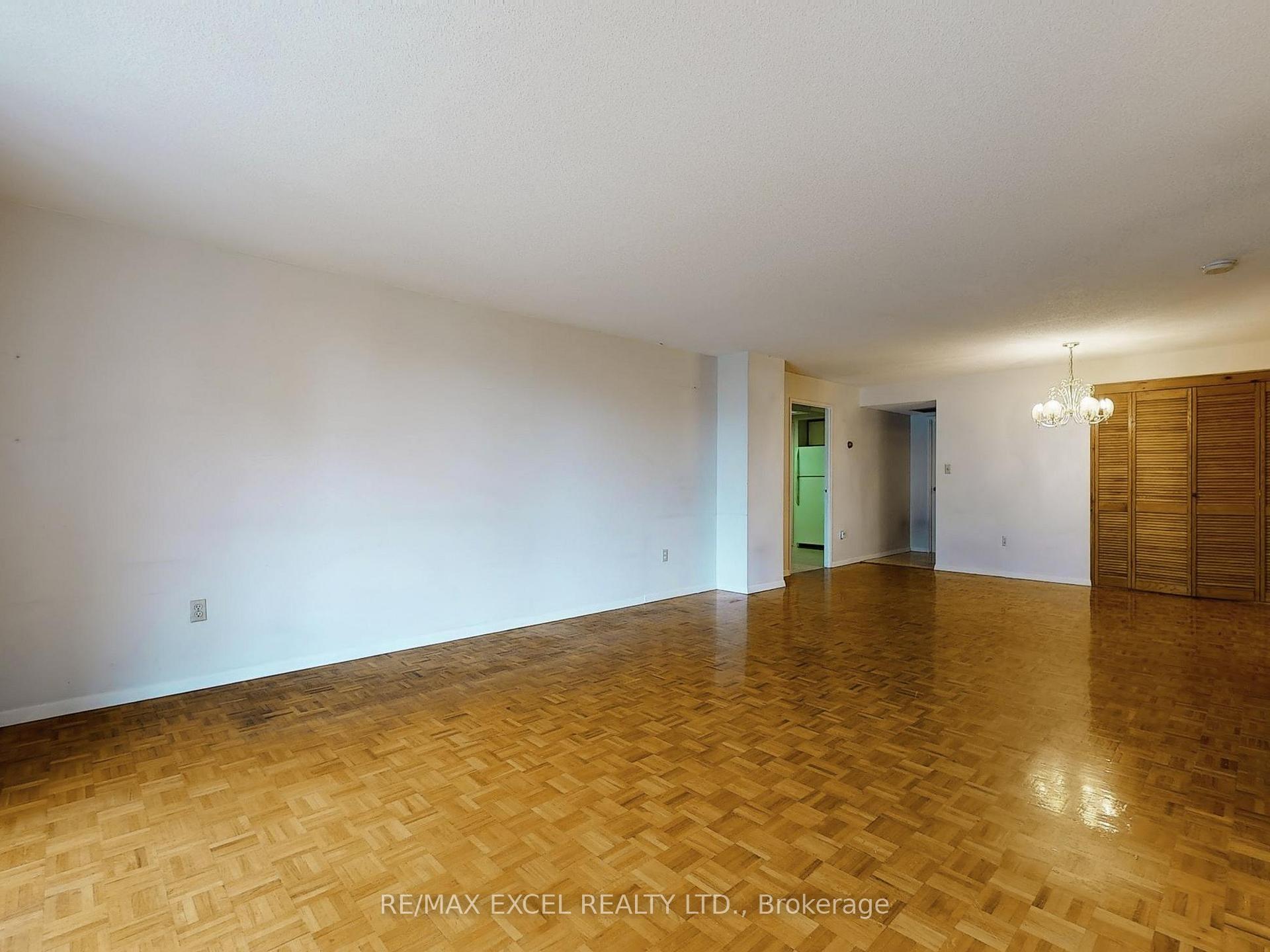 Photo 6 of Unit 406, 188 Spadina Avenue, Toronto, Kensington-Chinatown — HOMEH