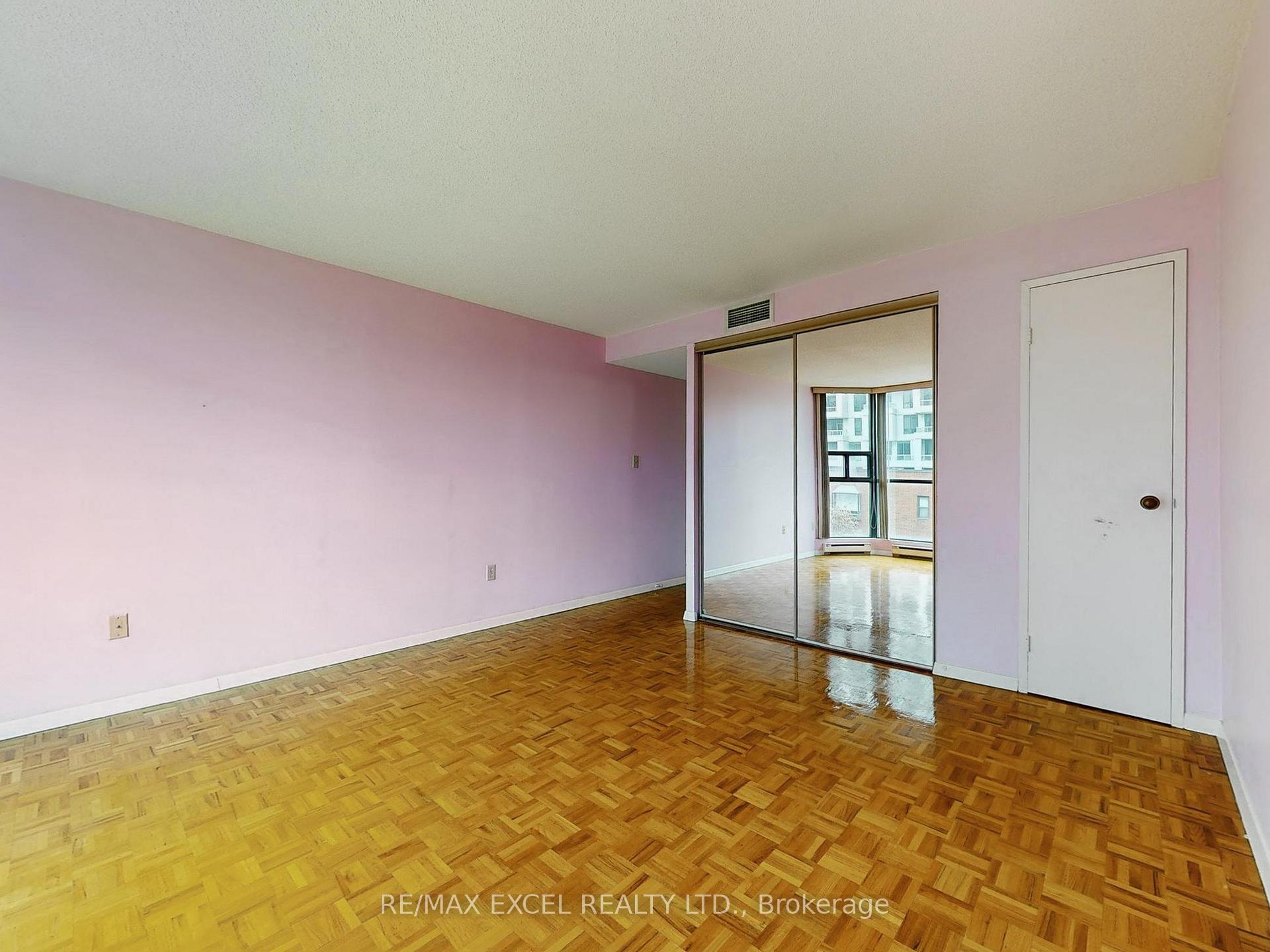 Photo 13 of Unit 406, 188 Spadina Avenue, Toronto, Kensington-Chinatown — HOMEH