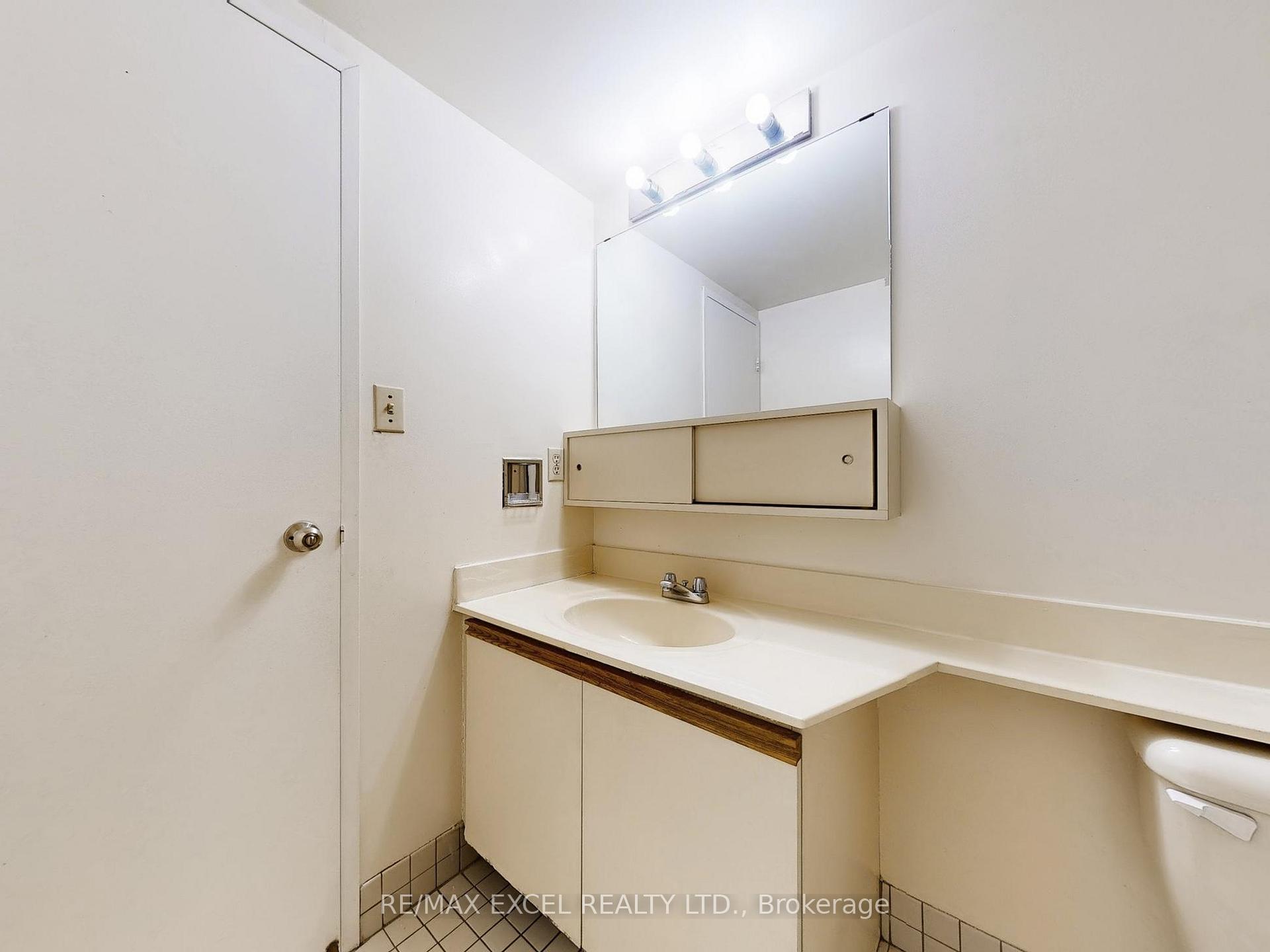 Photo 15 of Unit 406, 188 Spadina Avenue, Toronto, Kensington-Chinatown — HOMEH