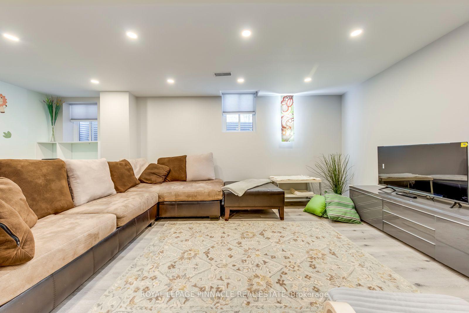 Photo 7 of Unit Lower, 1292 Willowbank Trail, Mississauga, Rathwood — HOMEH