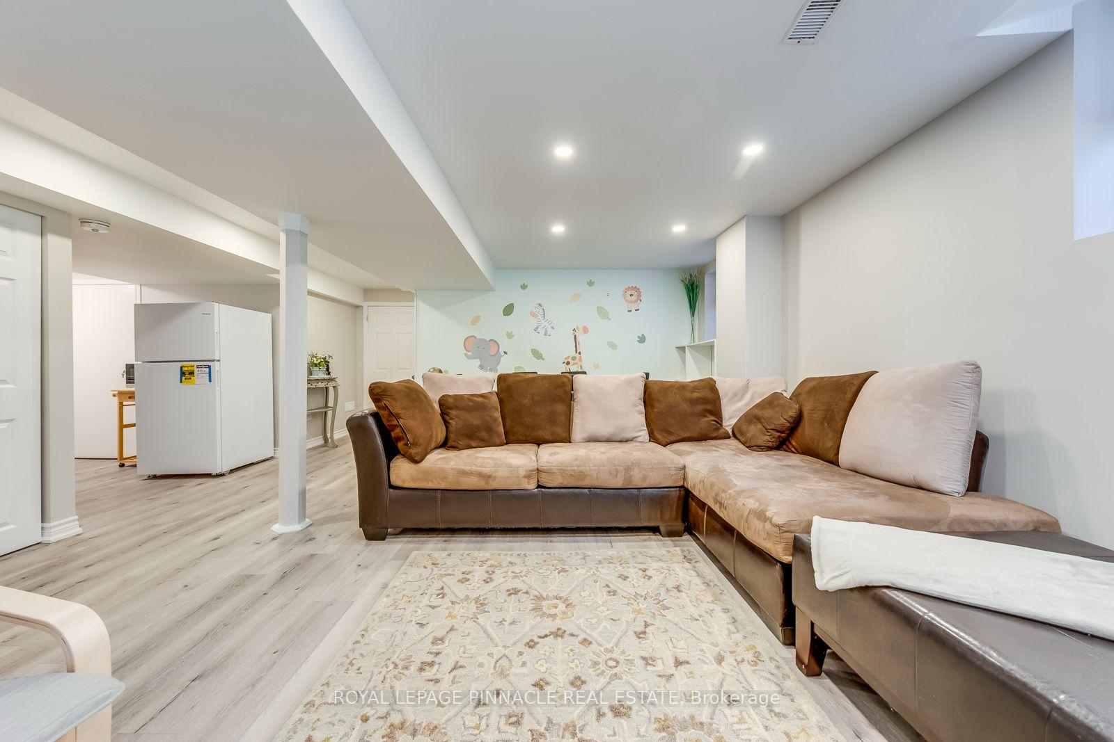 Photo 9 of Unit Lower, 1292 Willowbank Trail, Mississauga, Rathwood — HOMEH