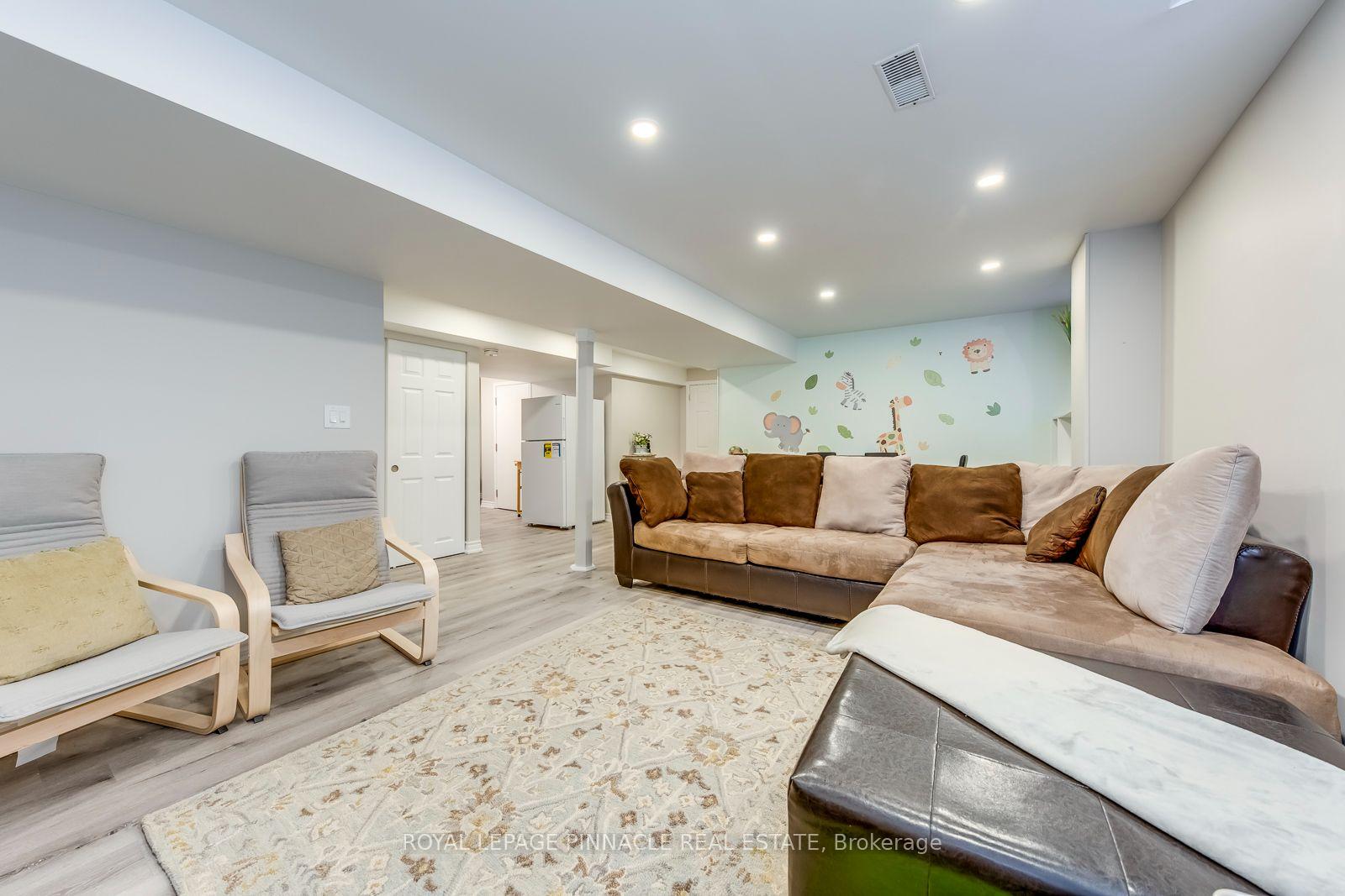 Photo 10 of Unit Lower, 1292 Willowbank Trail, Mississauga, Rathwood — HOMEH