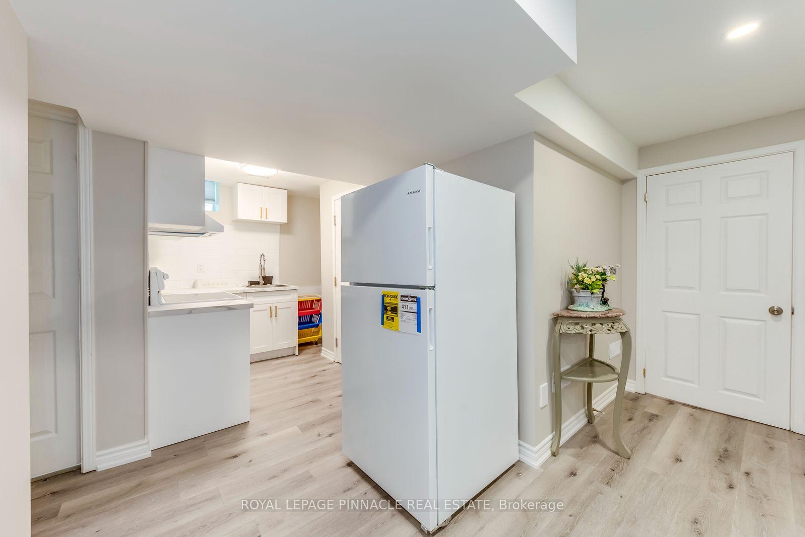 Photo 14 of Unit Lower, 1292 Willowbank Trail, Mississauga, Rathwood — HOMEH