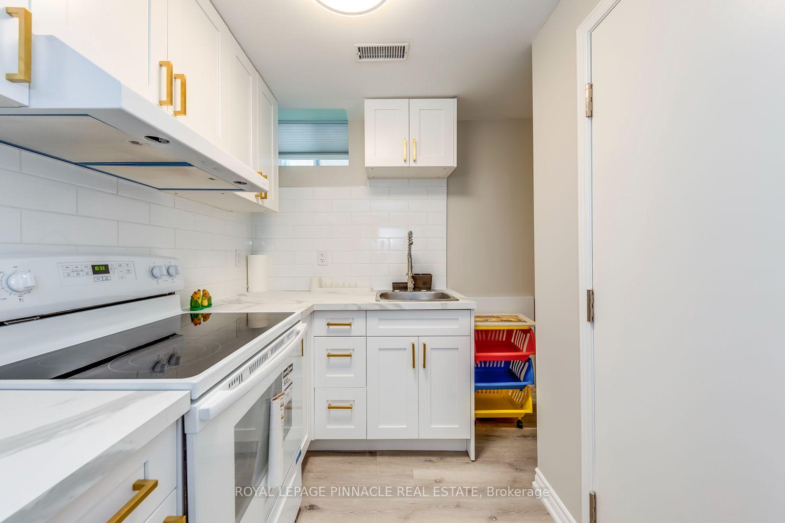Photo 16 of Unit Lower, 1292 Willowbank Trail, Mississauga, Rathwood — HOMEH