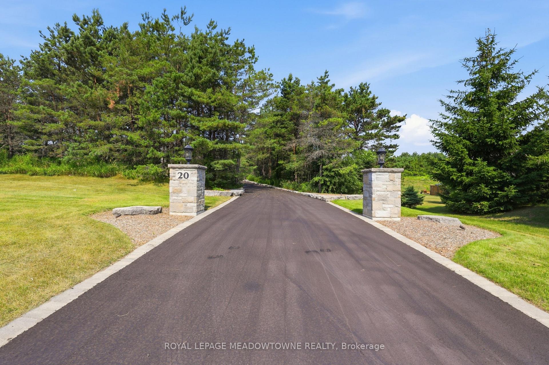 Photo 4 of 20 Buckstown Trail, Caledon, Palgrave — HOMEH