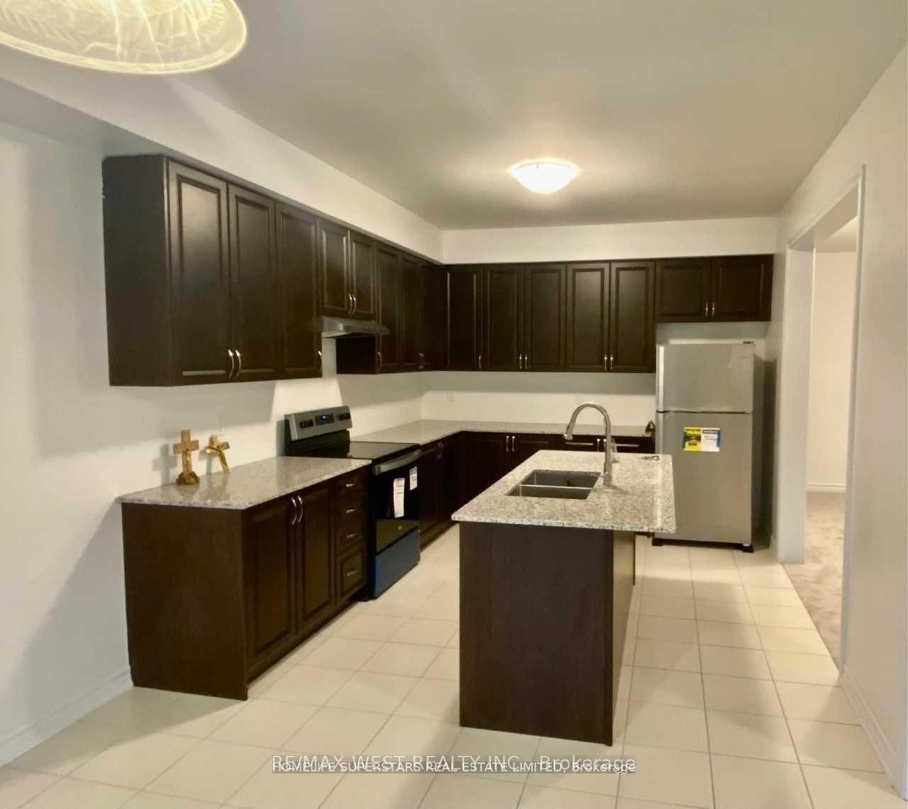 Photo 2 of 256 Ridley Crescent, Southgate — HOMEH
