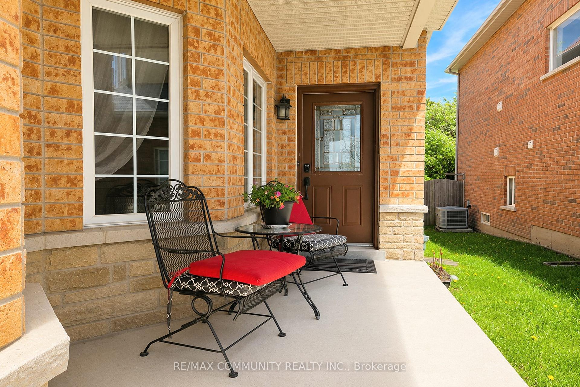 Photo 3 of 1220 Fox Hill Street, Innisfil, Alcona — HOMEH