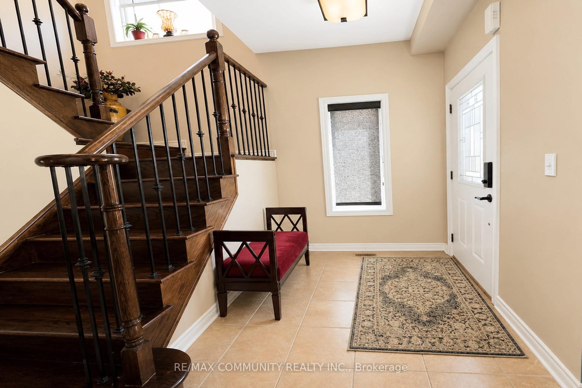 Photo 4 of 1220 Fox Hill Street, Innisfil, Alcona — HOMEH