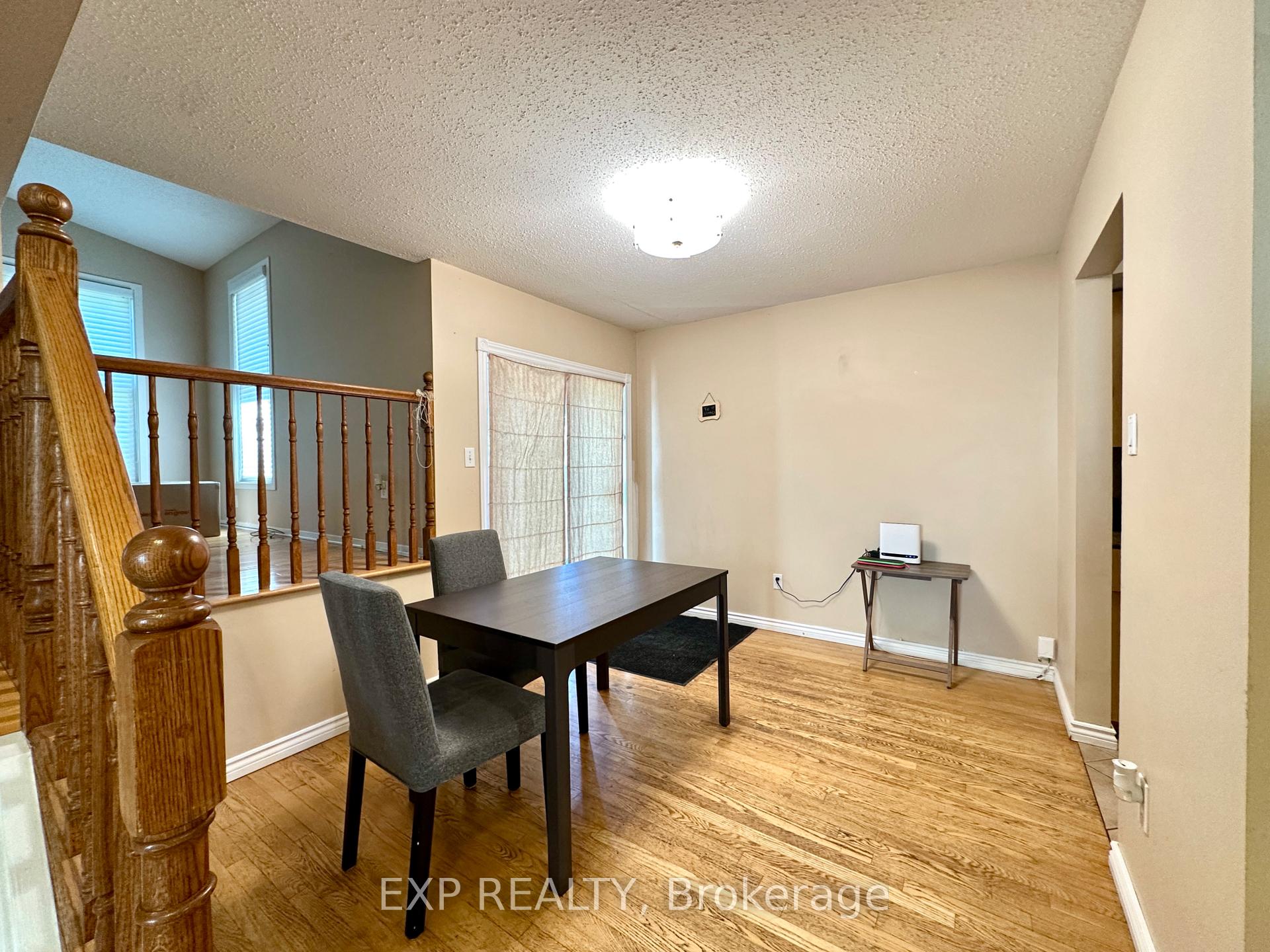 Photo 5 of 35 Barra Avenue, Ottawa, Kanata - Glencairn/Hazeldean — HOMEH