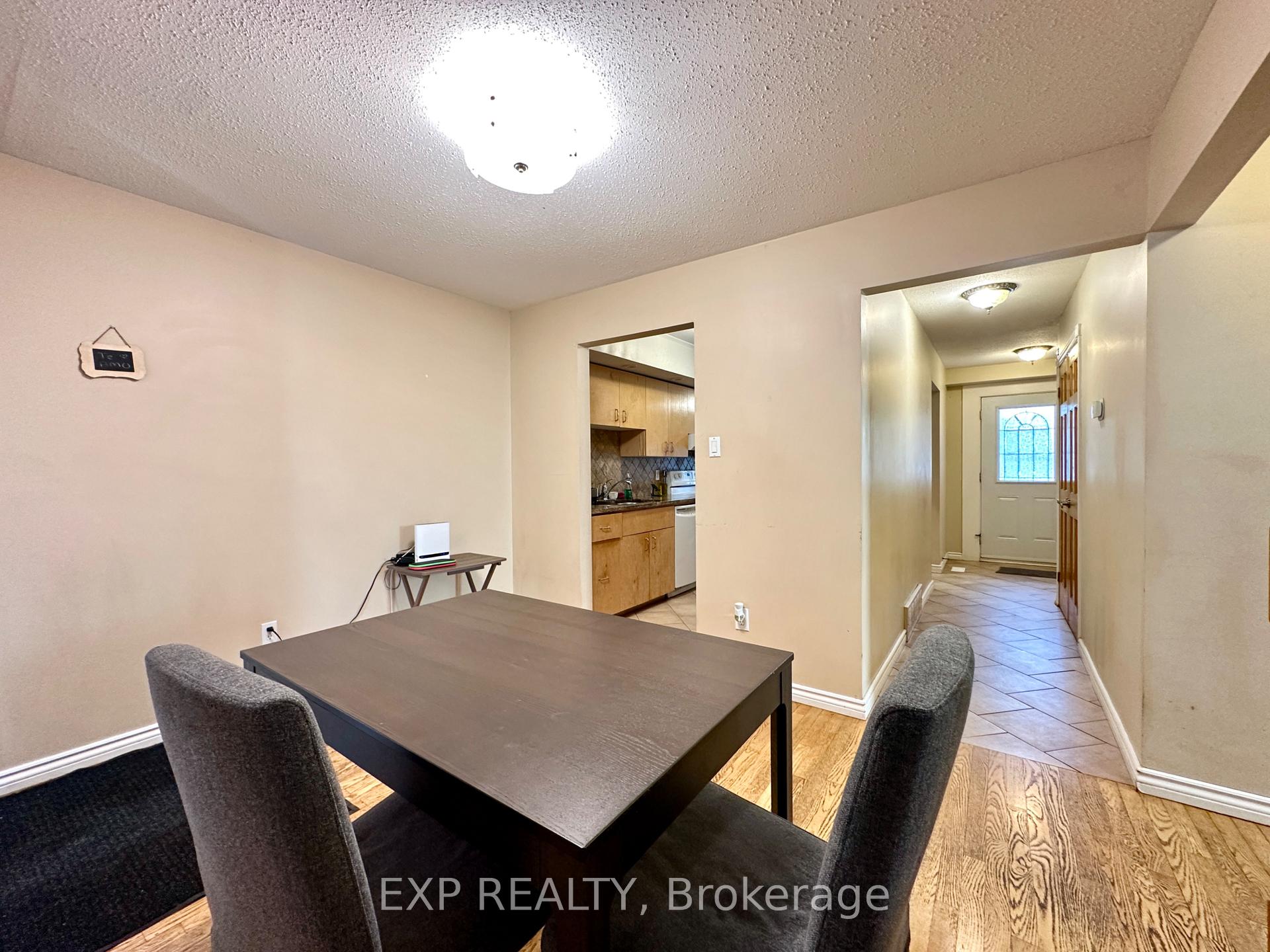 Photo 6 of 35 Barra Avenue, Ottawa, Kanata - Glencairn/Hazeldean — HOMEH