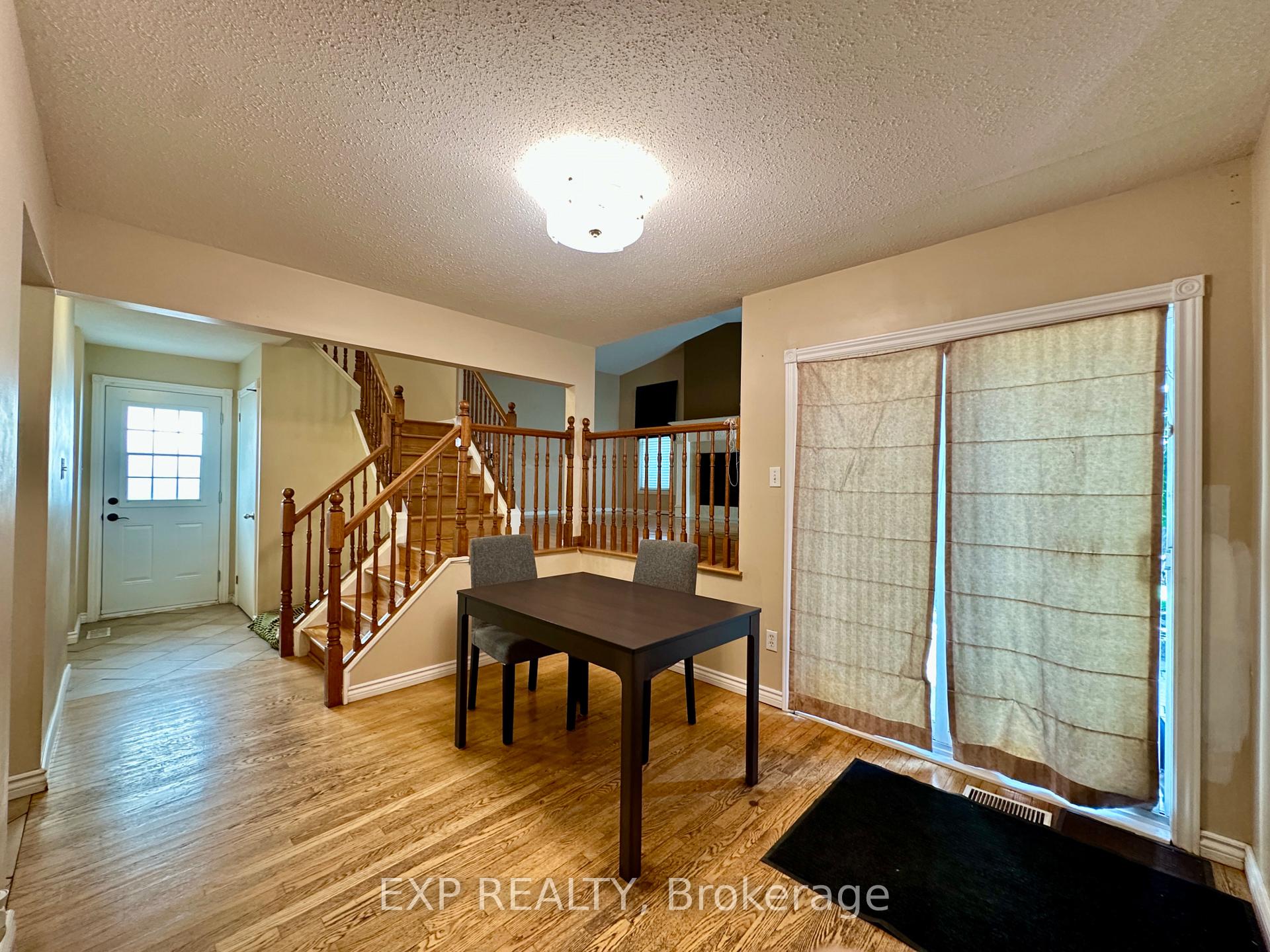 Photo 7 of 35 Barra Avenue, Ottawa, Kanata - Glencairn/Hazeldean — HOMEH