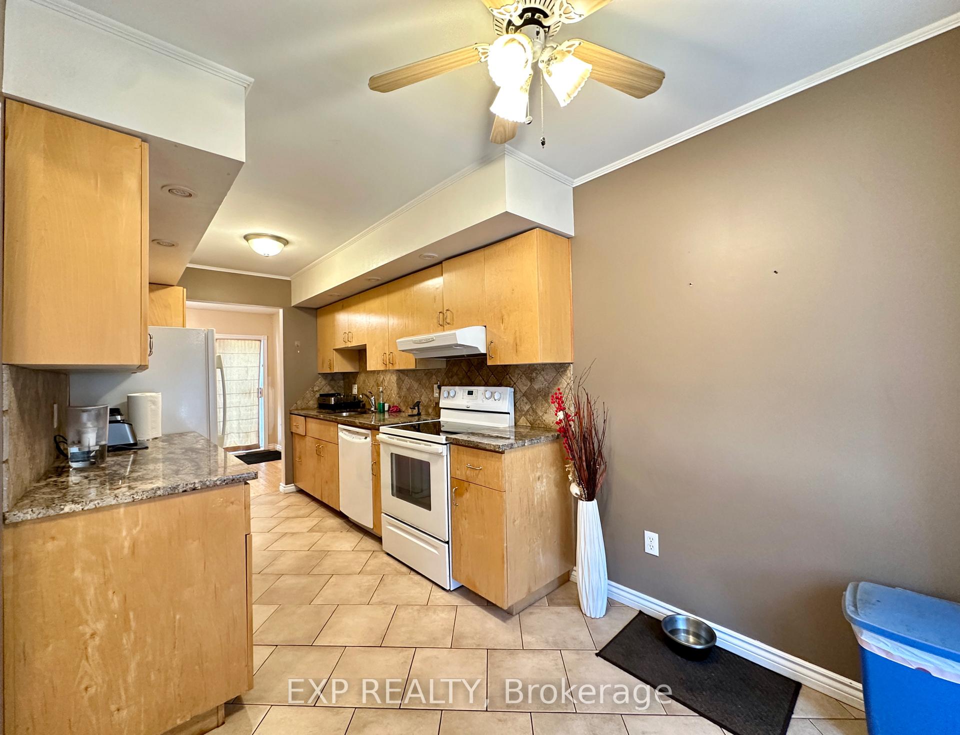 Photo 9 of 35 Barra Avenue, Ottawa, Kanata - Glencairn/Hazeldean — HOMEH