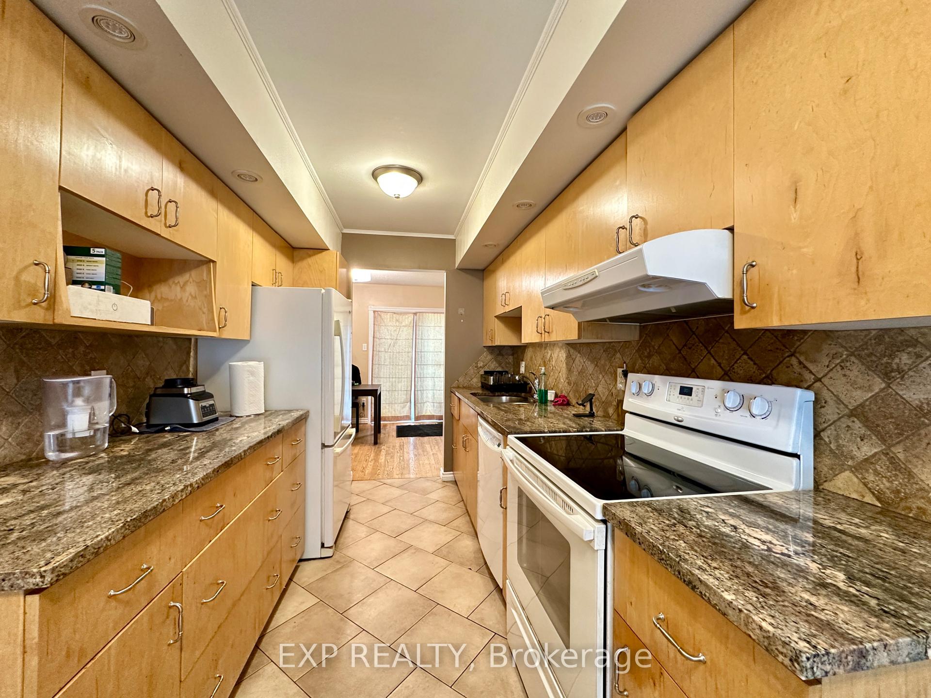 Photo 11 of 35 Barra Avenue, Ottawa, Kanata - Glencairn/Hazeldean — HOMEH