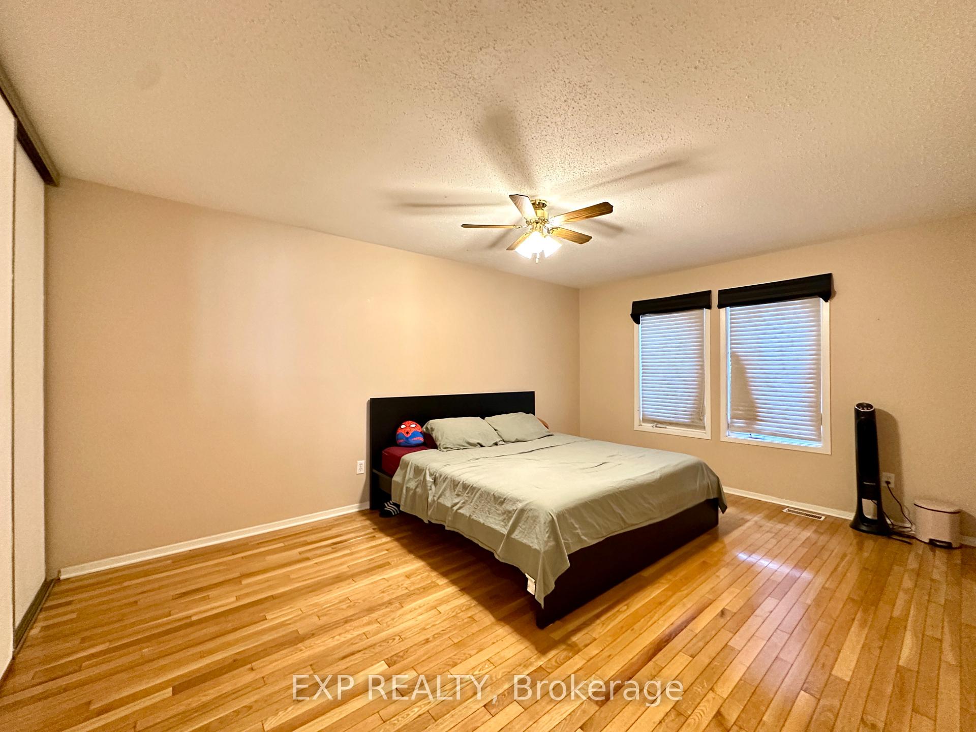 Photo 15 of 35 Barra Avenue, Ottawa, Kanata - Glencairn/Hazeldean — HOMEH