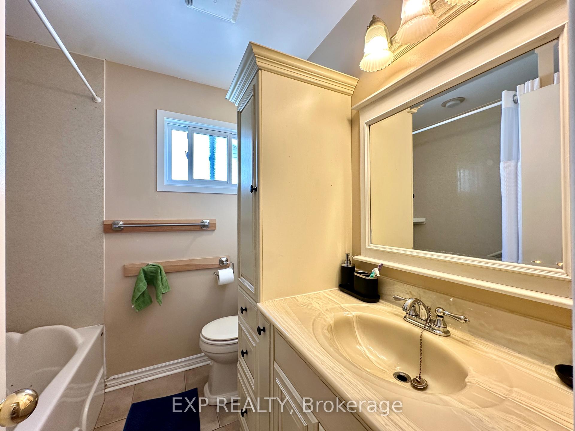 Photo 24 of 35 Barra Avenue, Ottawa, Kanata - Glencairn/Hazeldean — HOMEH