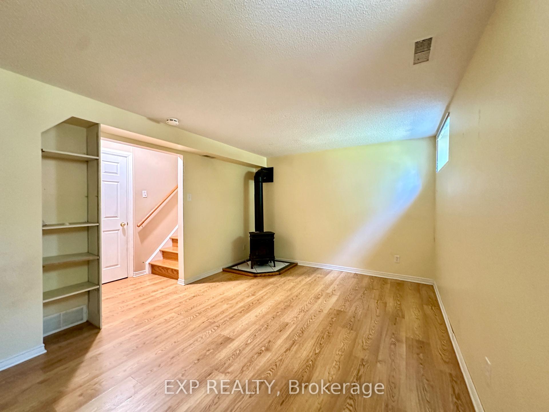 Photo 25 of 35 Barra Avenue, Ottawa, Kanata - Glencairn/Hazeldean — HOMEH