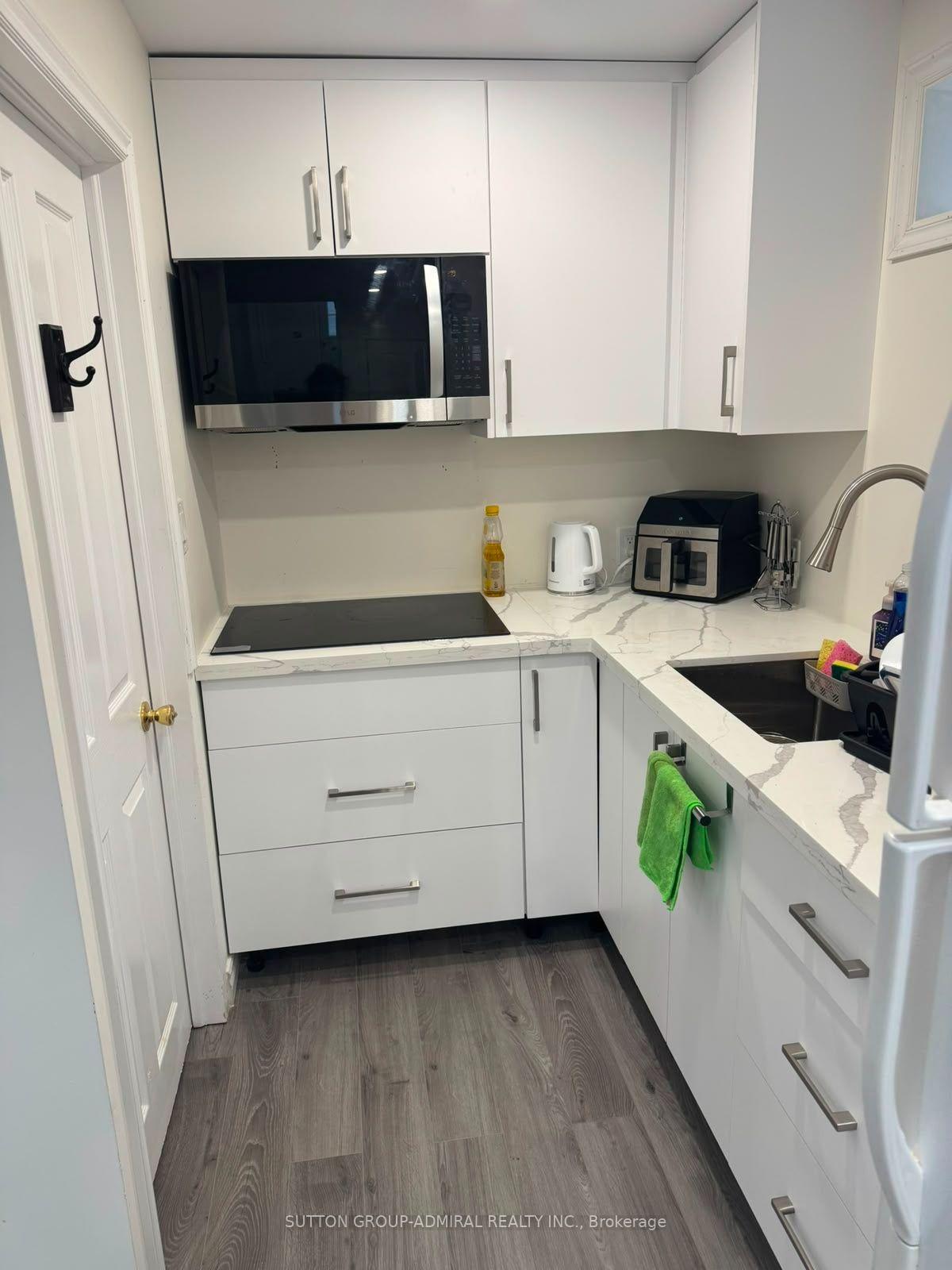 Photo 6 of Unit (Basement), 39 Crown Crescent, Bradford West Gwillimbury, Bradford — HOMEH