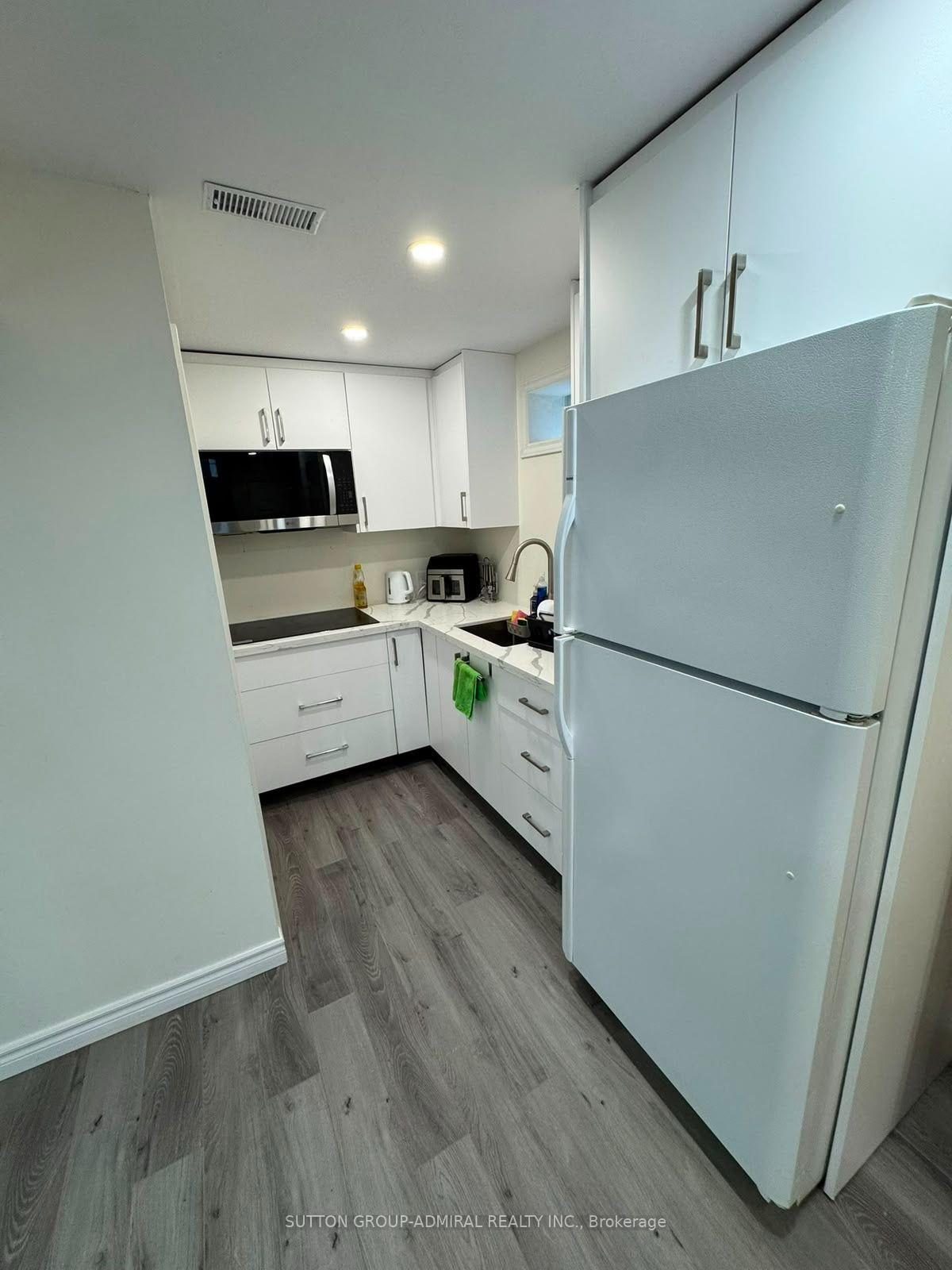 Photo 7 of Unit (Basement), 39 Crown Crescent, Bradford West Gwillimbury, Bradford — HOMEH
