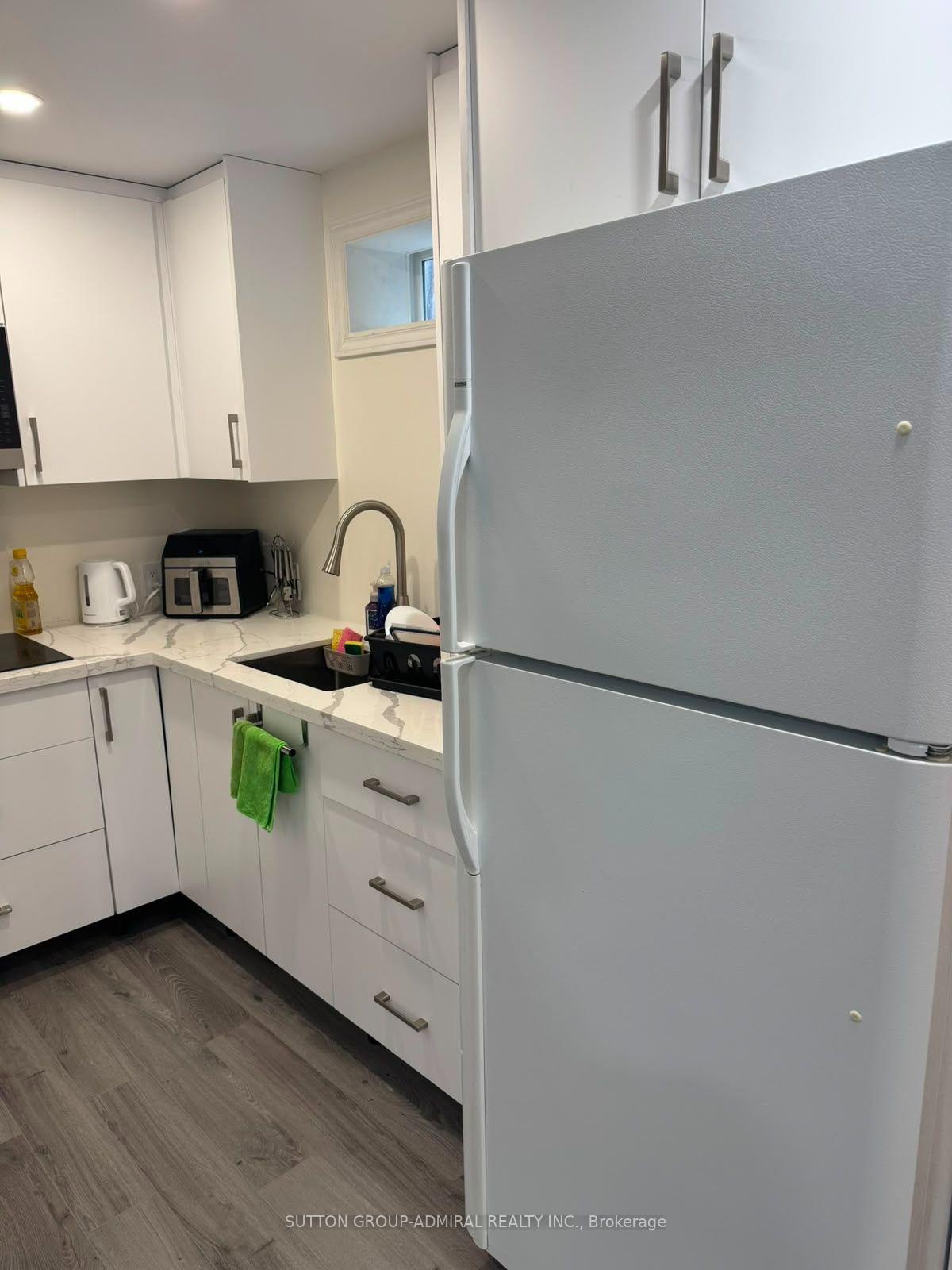 Photo 8 of Unit (Basement), 39 Crown Crescent, Bradford West Gwillimbury, Bradford — HOMEH