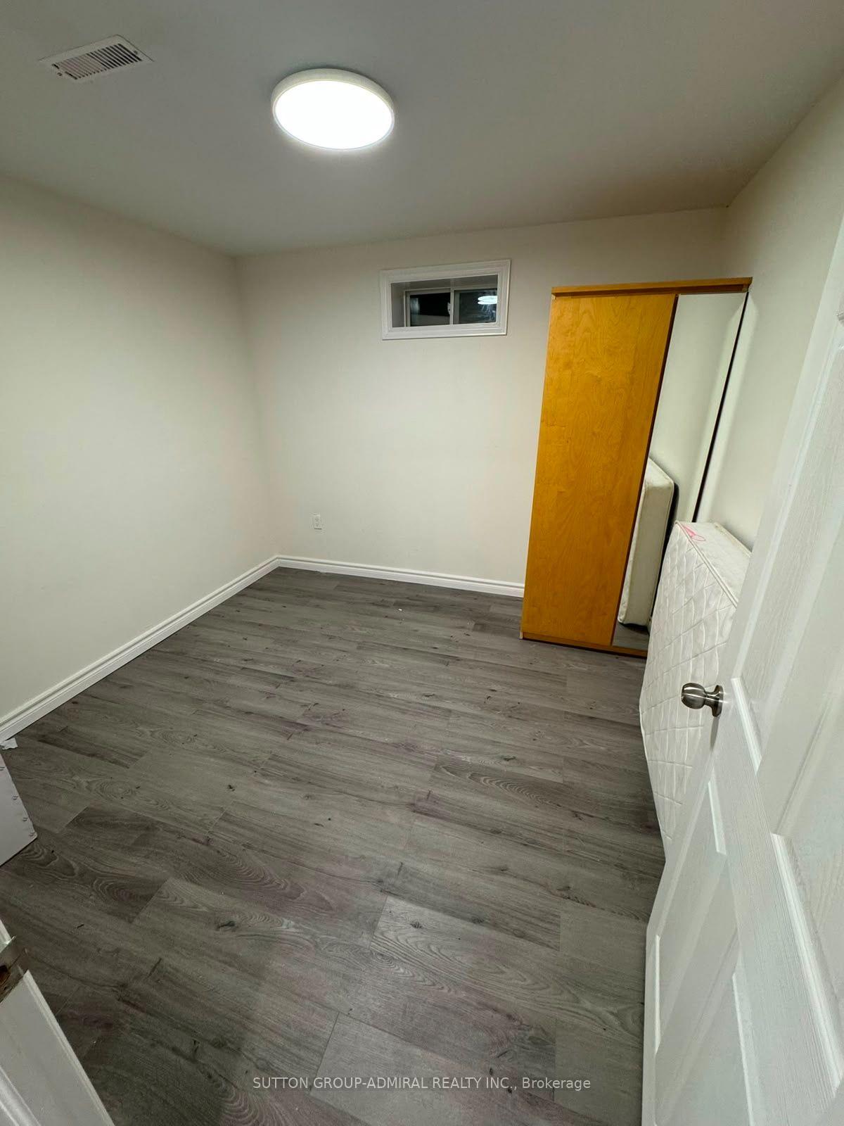 Photo 12 of Unit (Basement), 39 Crown Crescent, Bradford West Gwillimbury, Bradford — HOMEH