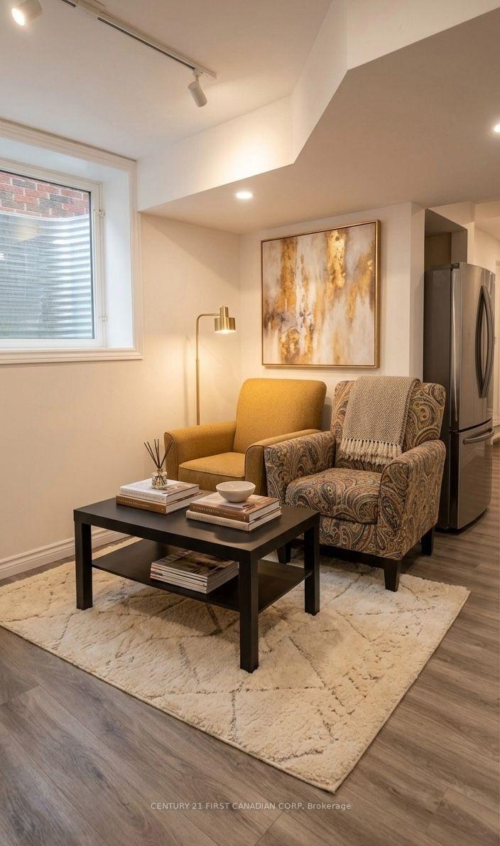 Photo 6 of Unit Lower Unit, 1875 Reilly Walk, London, North D — HOMEH