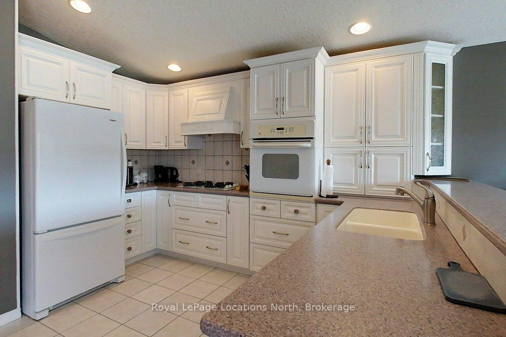 Photo 17 of 16 Atlantic Avenue, Wasaga Beach — HOMEH