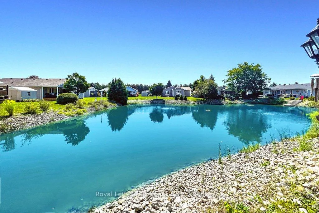 Photo 4 of 16 Atlantic Avenue, Wasaga Beach — HOMEH