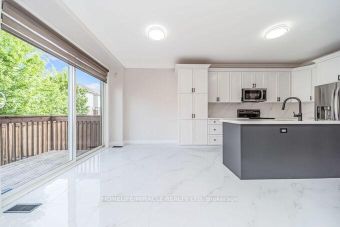 Photo 11 of 327 Pringle Avenue, Milton, Scott — HOMEH