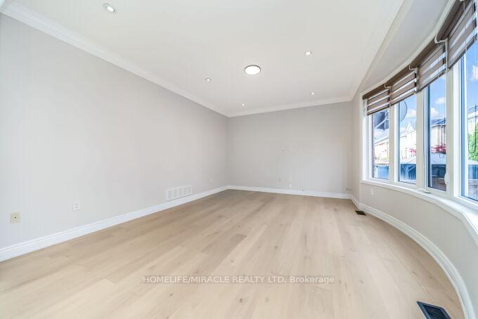 Photo 16 of 327 Pringle Avenue, Milton, Scott — HOMEH