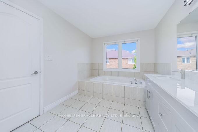 Photo 31 of 327 Pringle Avenue, Milton, Scott — HOMEH