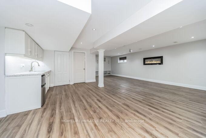 Photo 43 of 327 Pringle Avenue, Milton, Scott — HOMEH